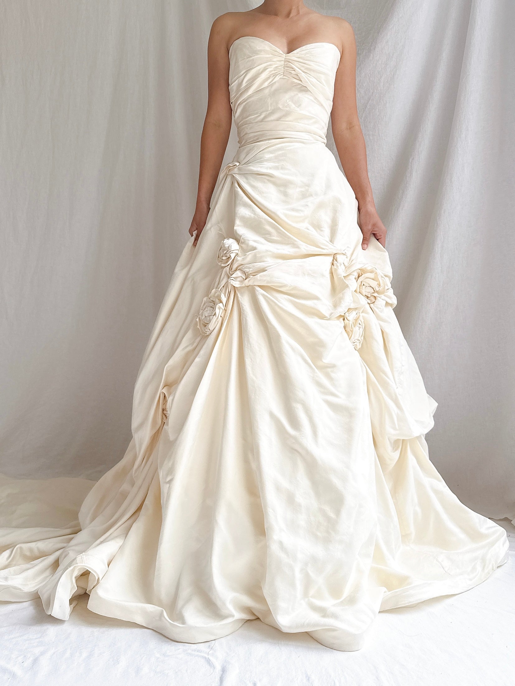 Vintage Monique Llhuilier Silk Rosette Gown - M/6/8