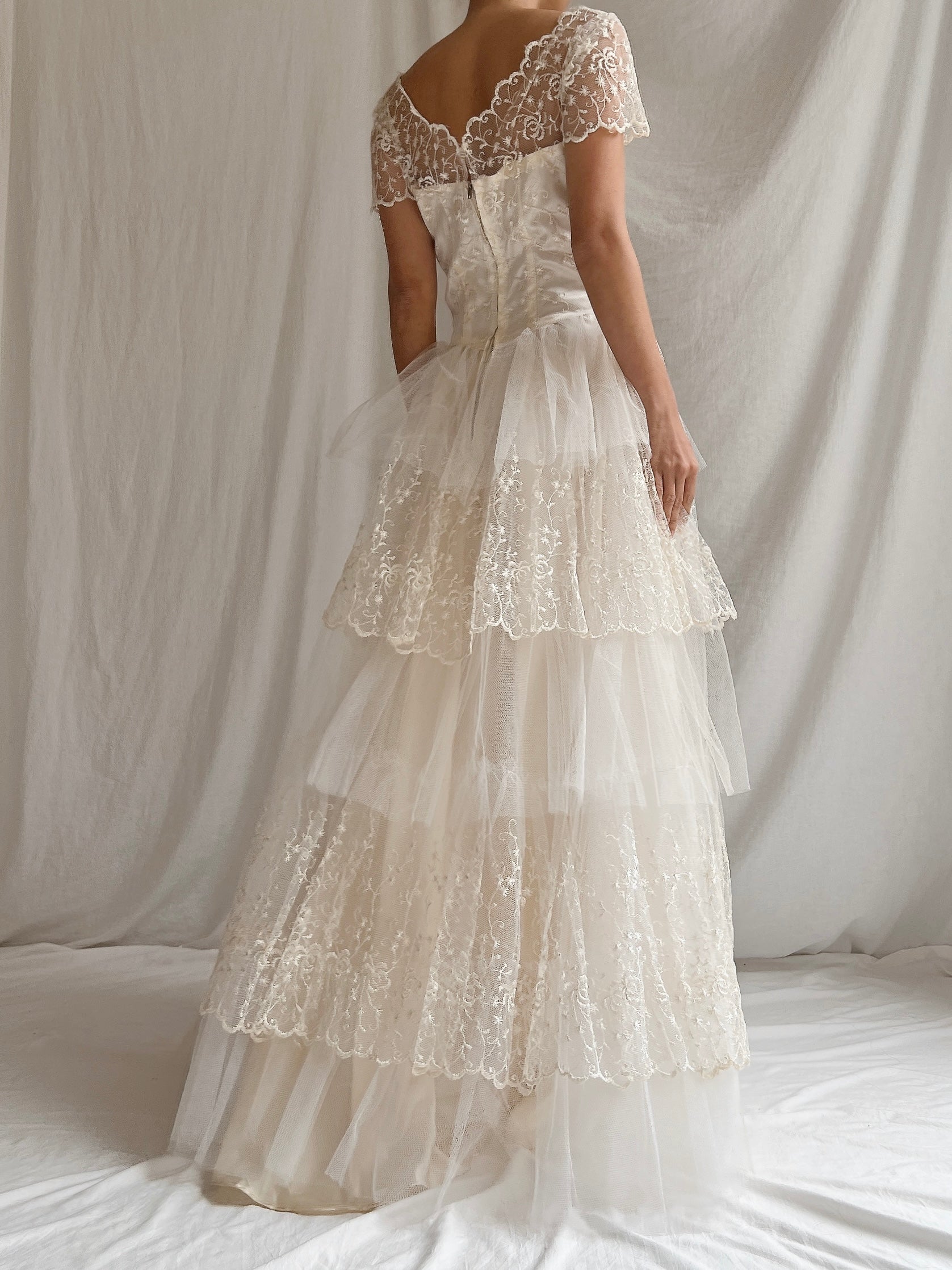 1950s Tulle and Embroidered Lace Gown - XXS/0