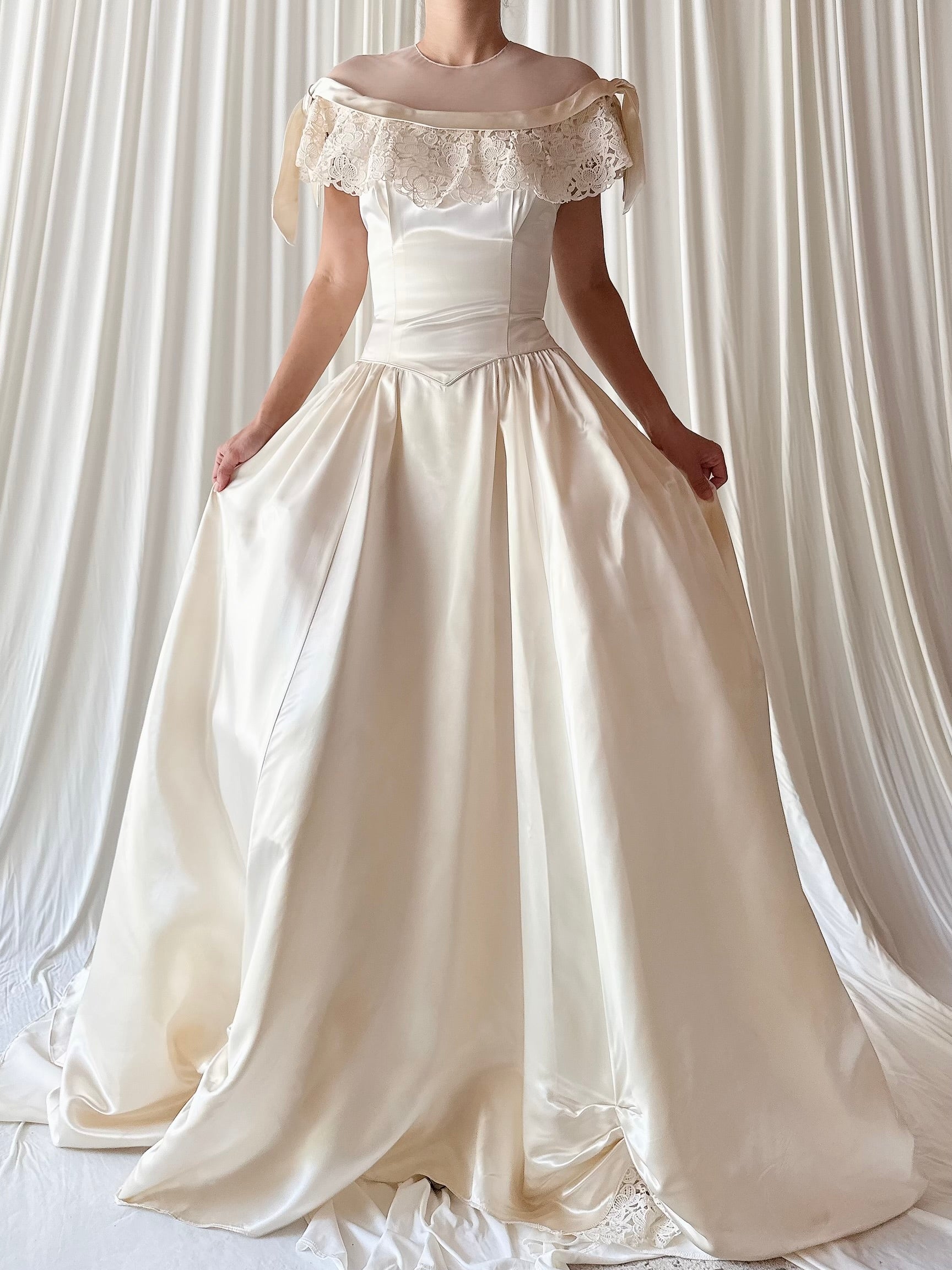 1940s Candlelight Satin Bow Neckline Dress - S/4