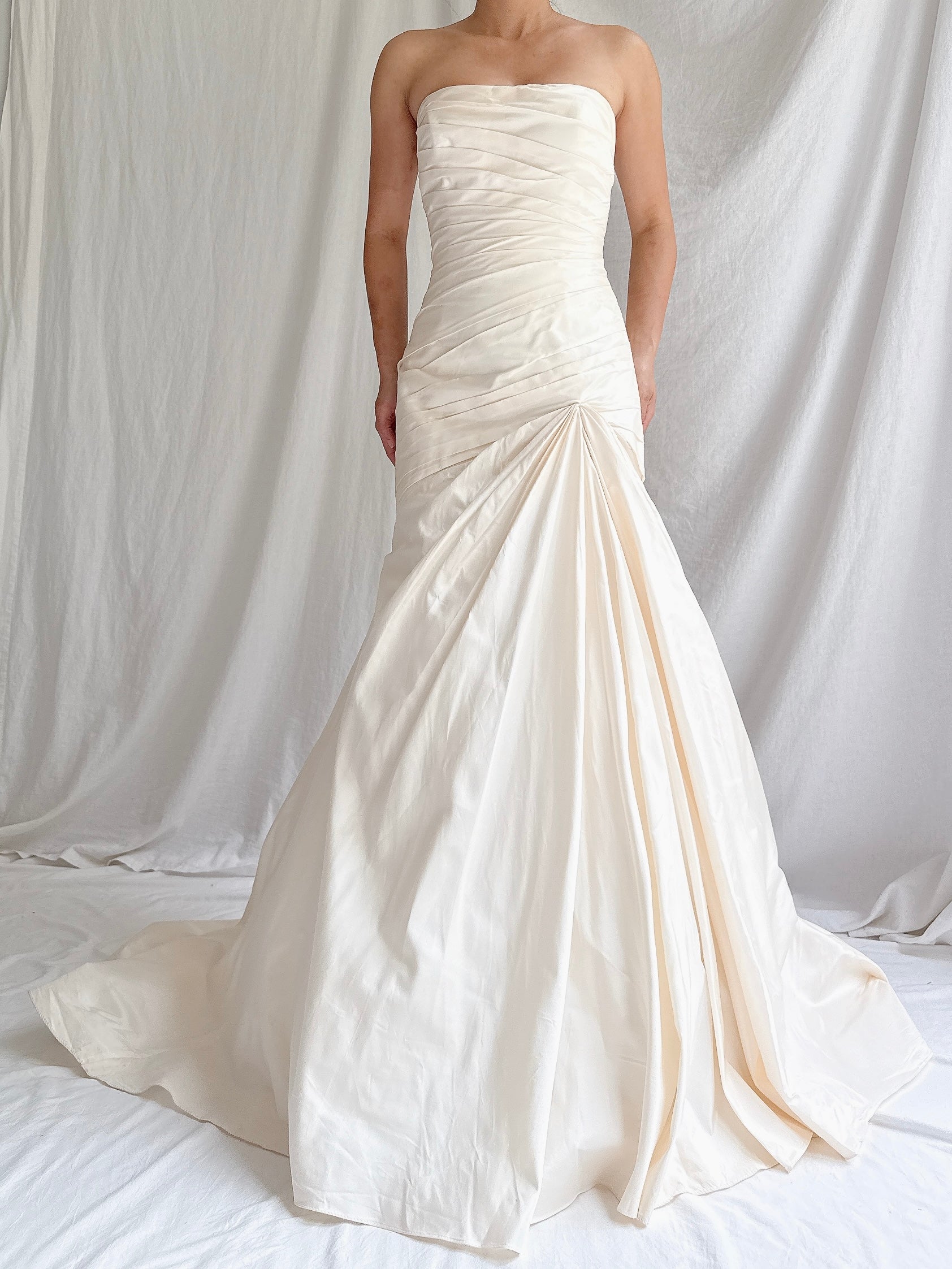 00 Monique Lhuillier Silk Strapless Gown - S
