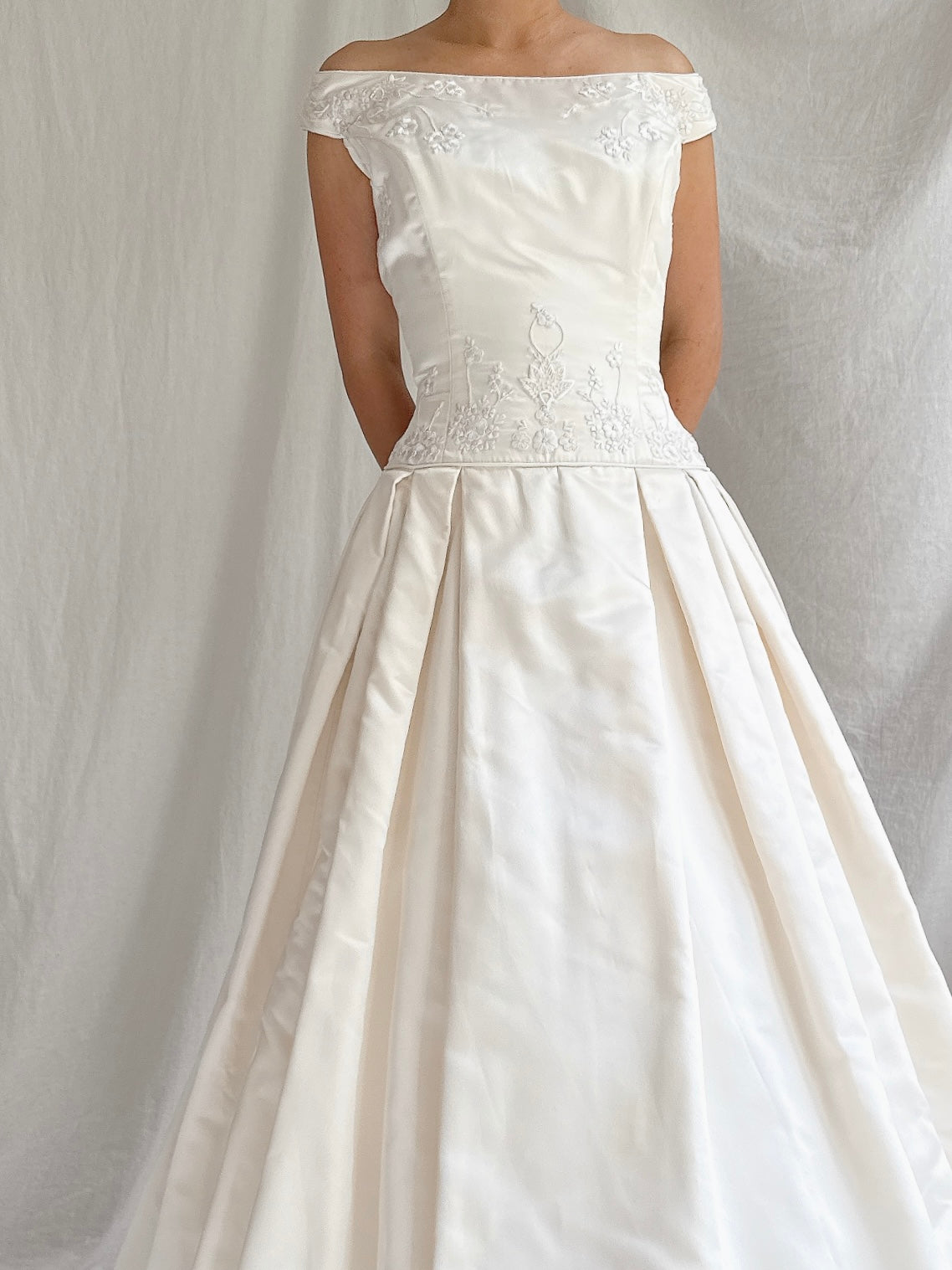 Vintage Janelle Berte Silk Wide Neckline Silk Gown - S/4/6