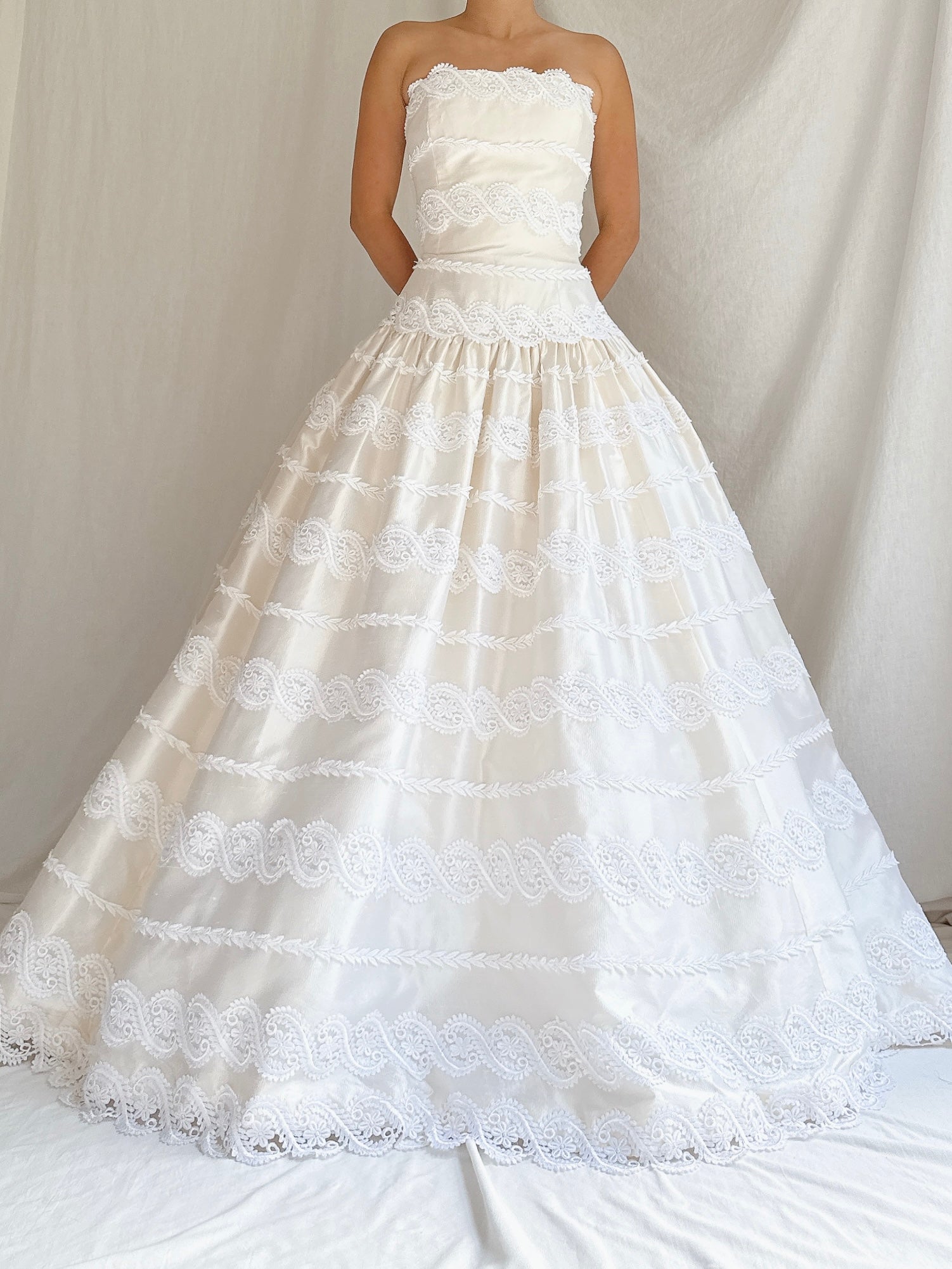 Vintage Silk Embroidered Appliqués Gown - S/6