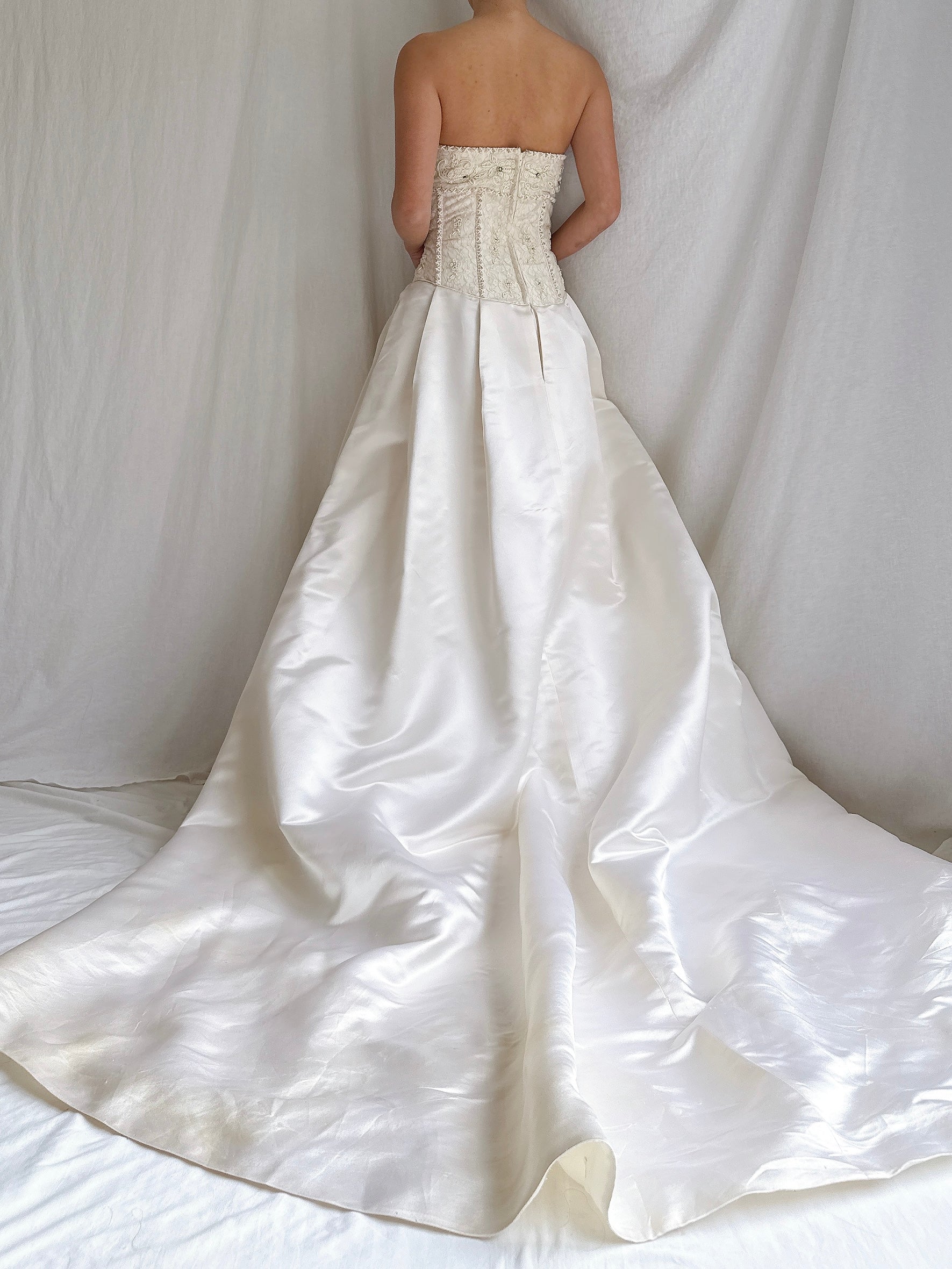 Vintage Lace and Silk Bustier Gown - M/8