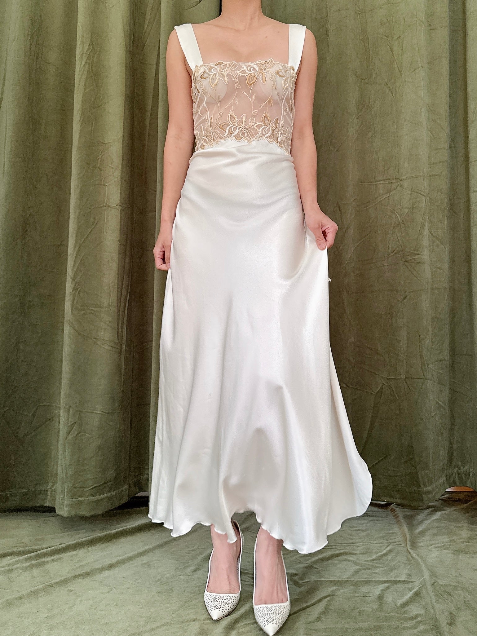 Vintage Bodice Embroidered Slip - M