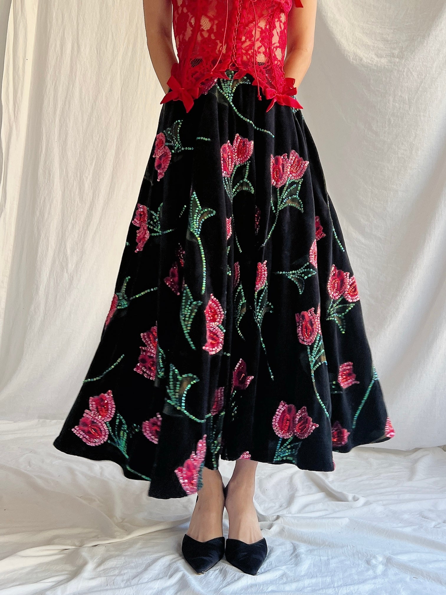 Vintage Floral Velvet Embellished Skirt - M