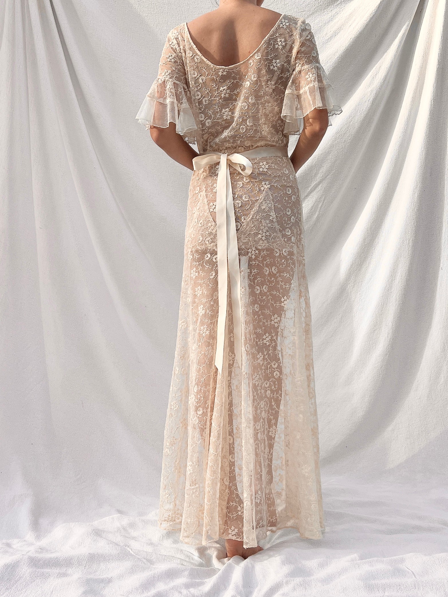 1930s Ivory Needle Lace Gown - XS