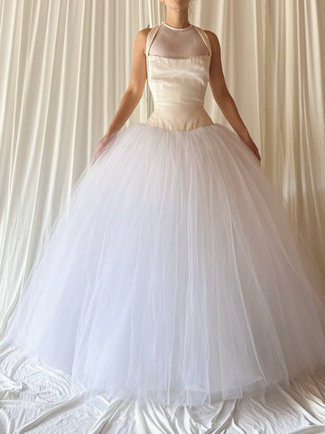 1990s Vera Wang Silk and Tulle Gown - 34B/28W/59L