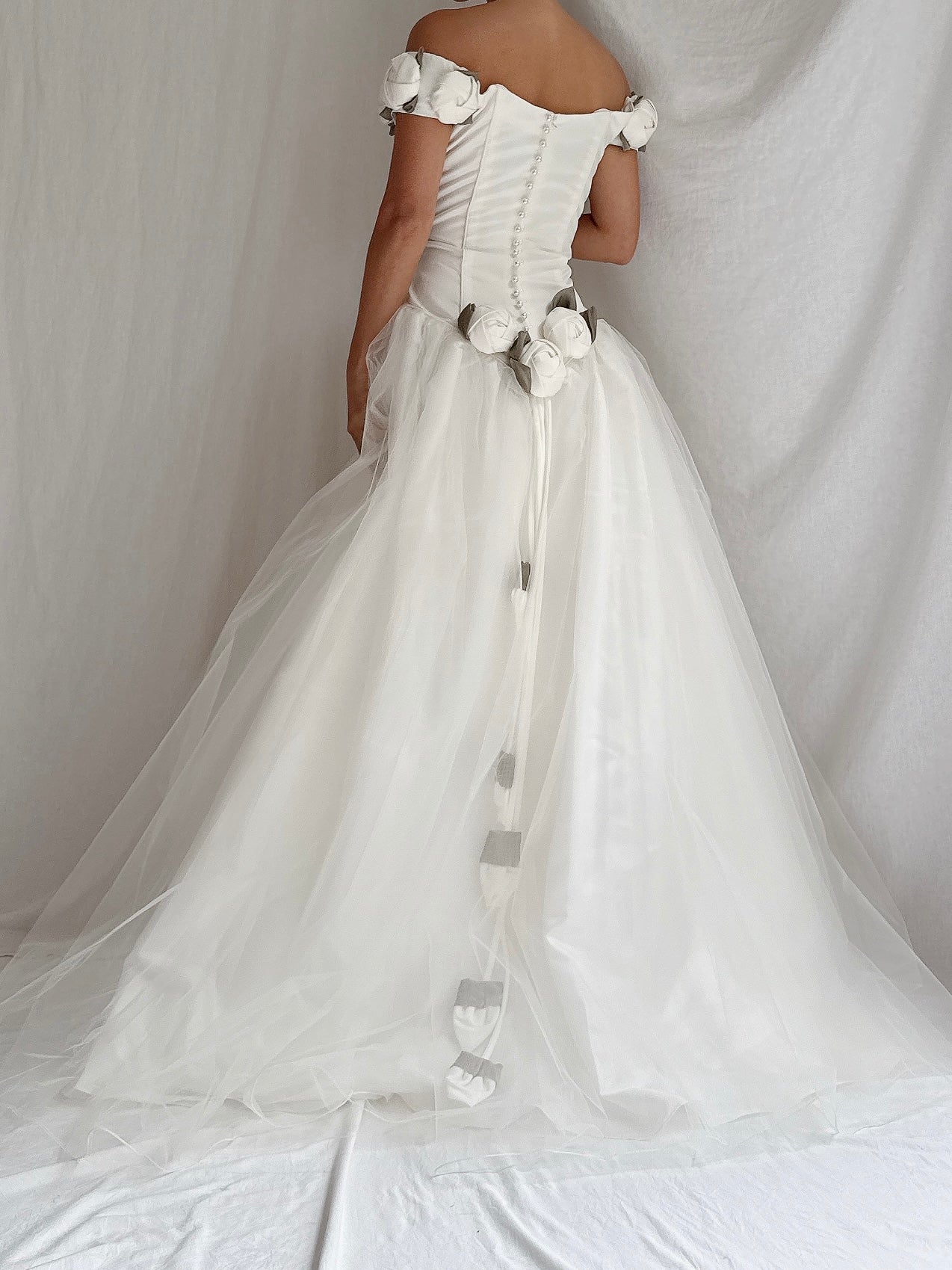 Vintage Off-the-Shoulder Rosette Dress - M/8