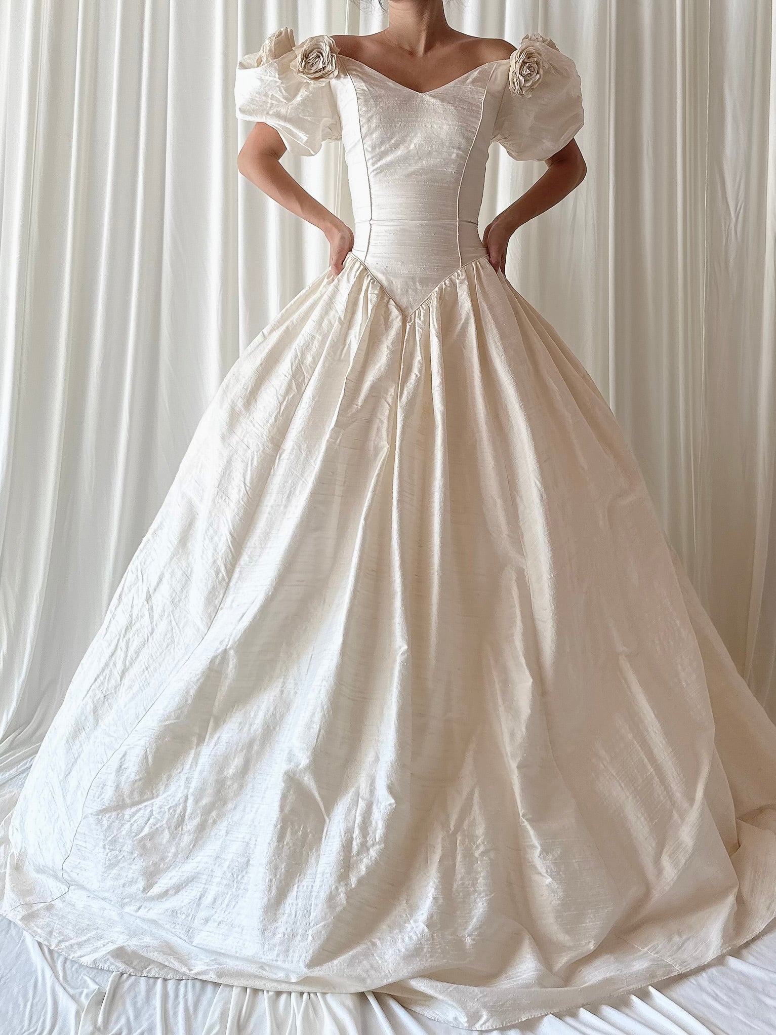Vintage Raw Silk Puff Sleeve Flower Gown - M/8