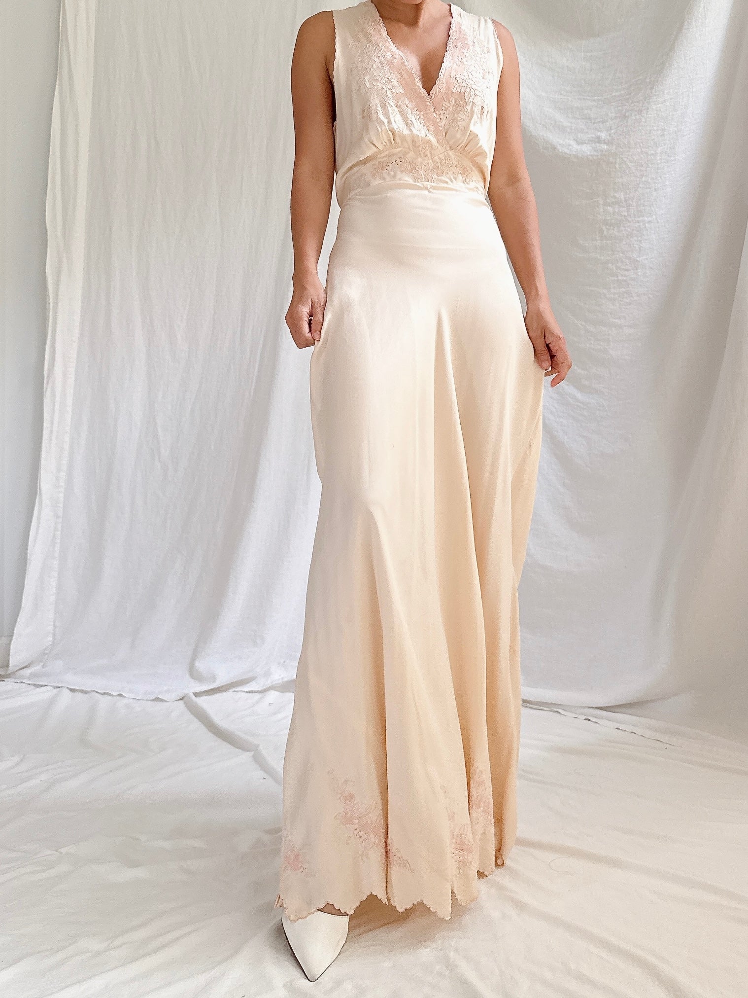 1930s Peach Silk Slip Dress - S/M