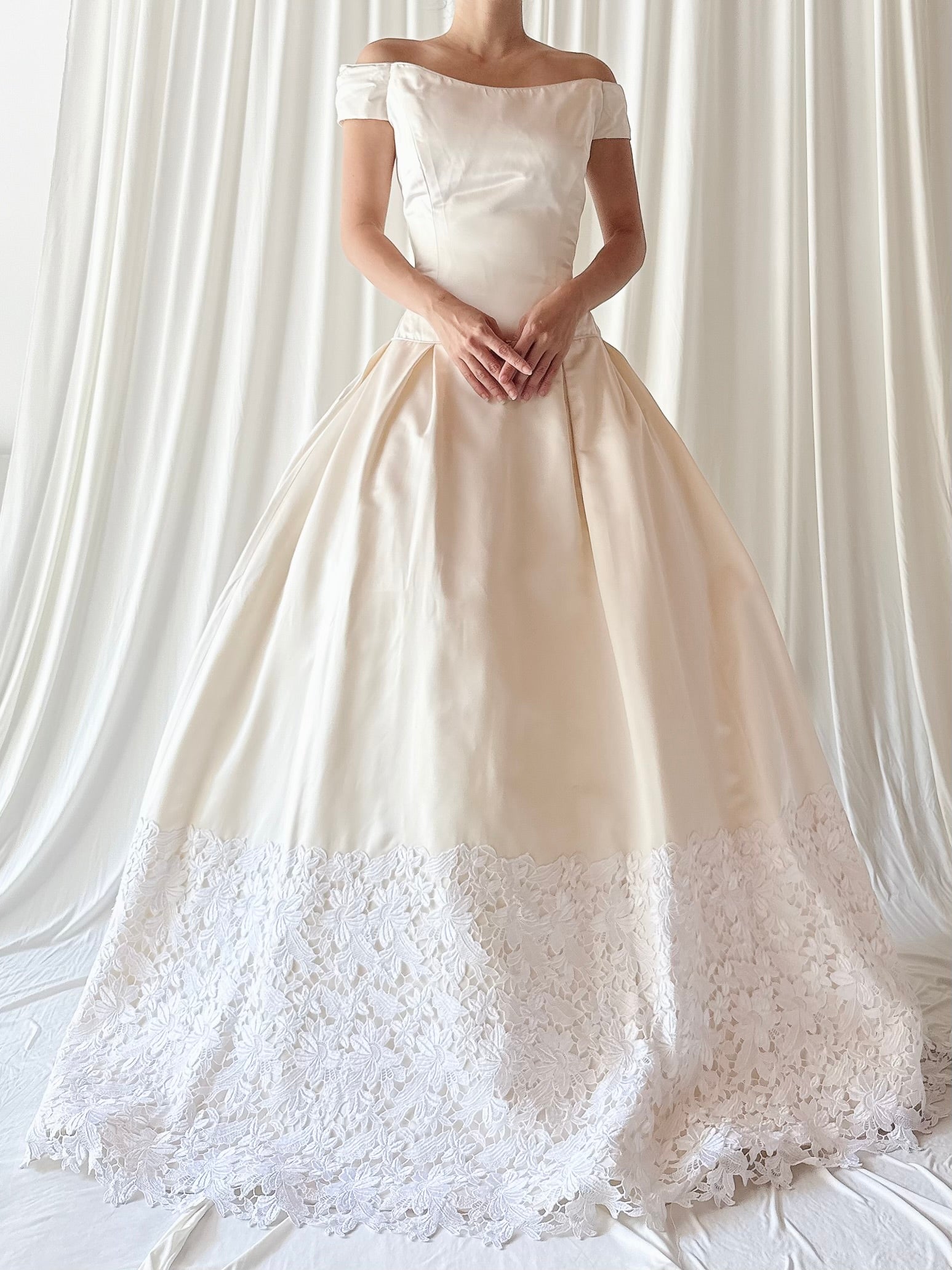 Vintage Silk Portrait Neckline Gown - M/6