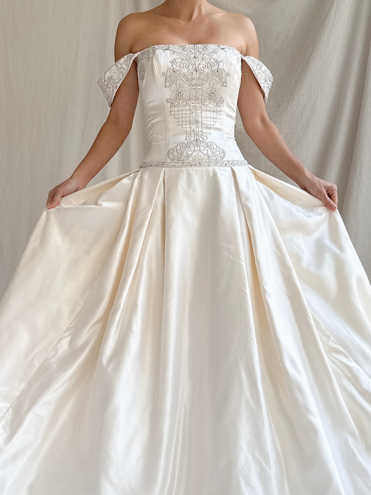 Vintage 2 Be Couture Silk Gown - Size 8