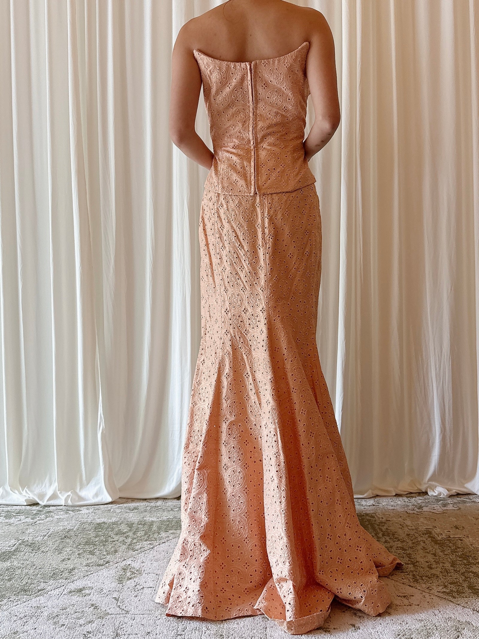 Vintage Embroidered Peach 2 Piece Set - Size 46