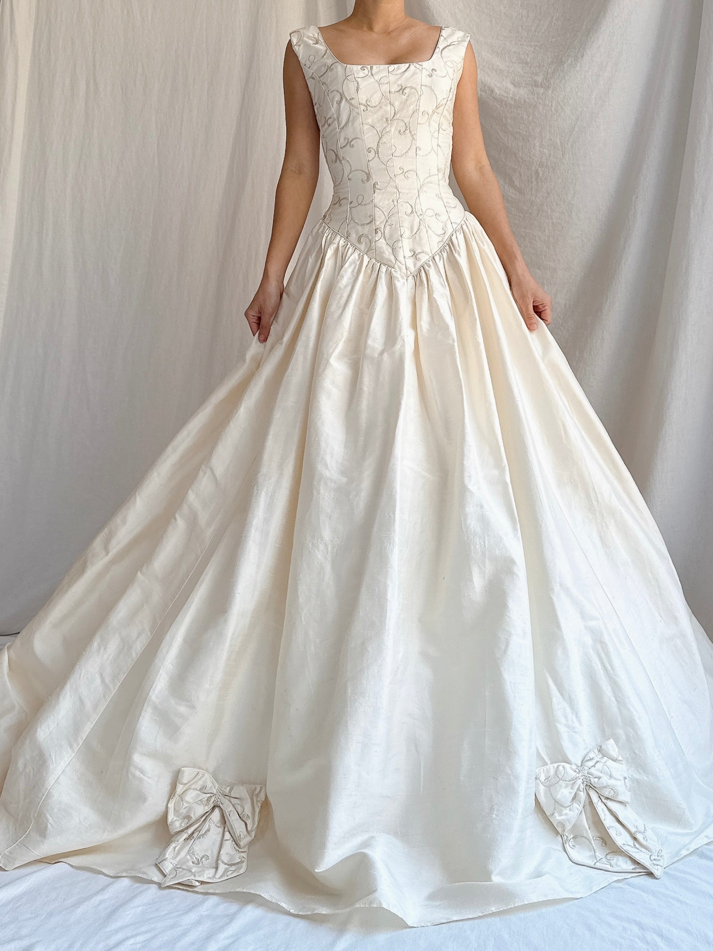 Vintage Raw Silk Basque Waist Wedding Gown - M/UK12