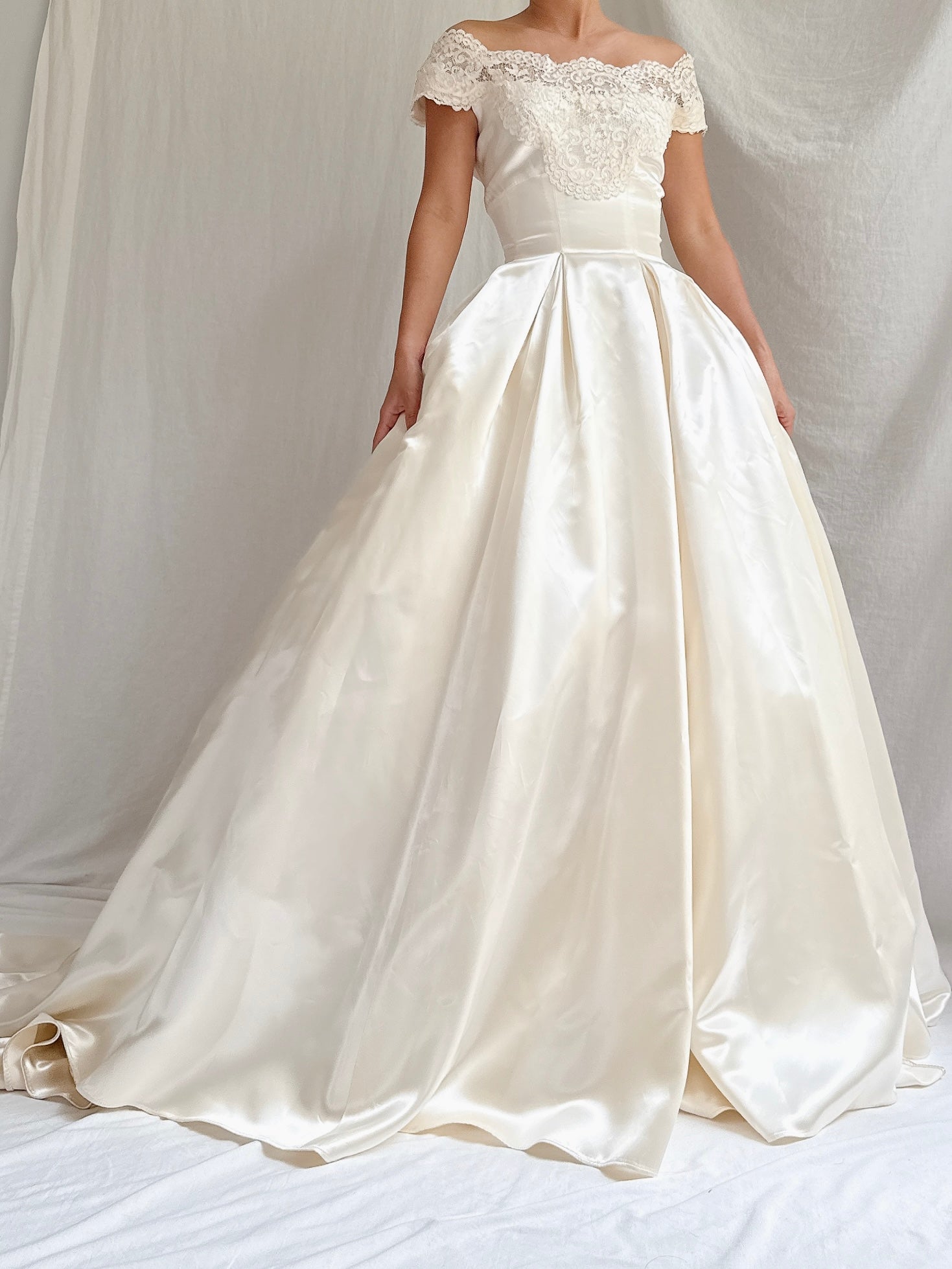 1950s Satin Off-the-Shoulder Gown - XS