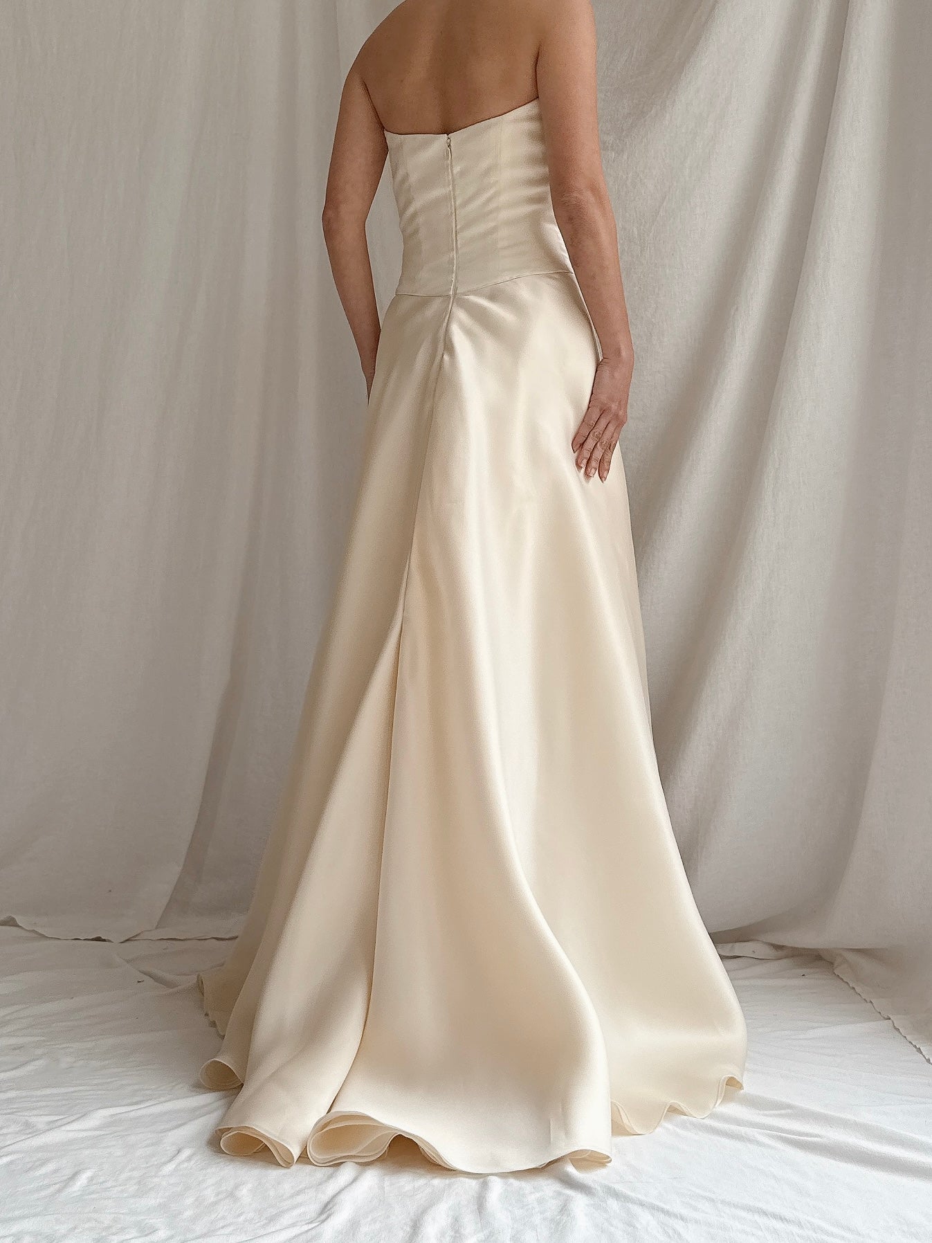 Vintage Vera Wang Silk Organza Gown - XS