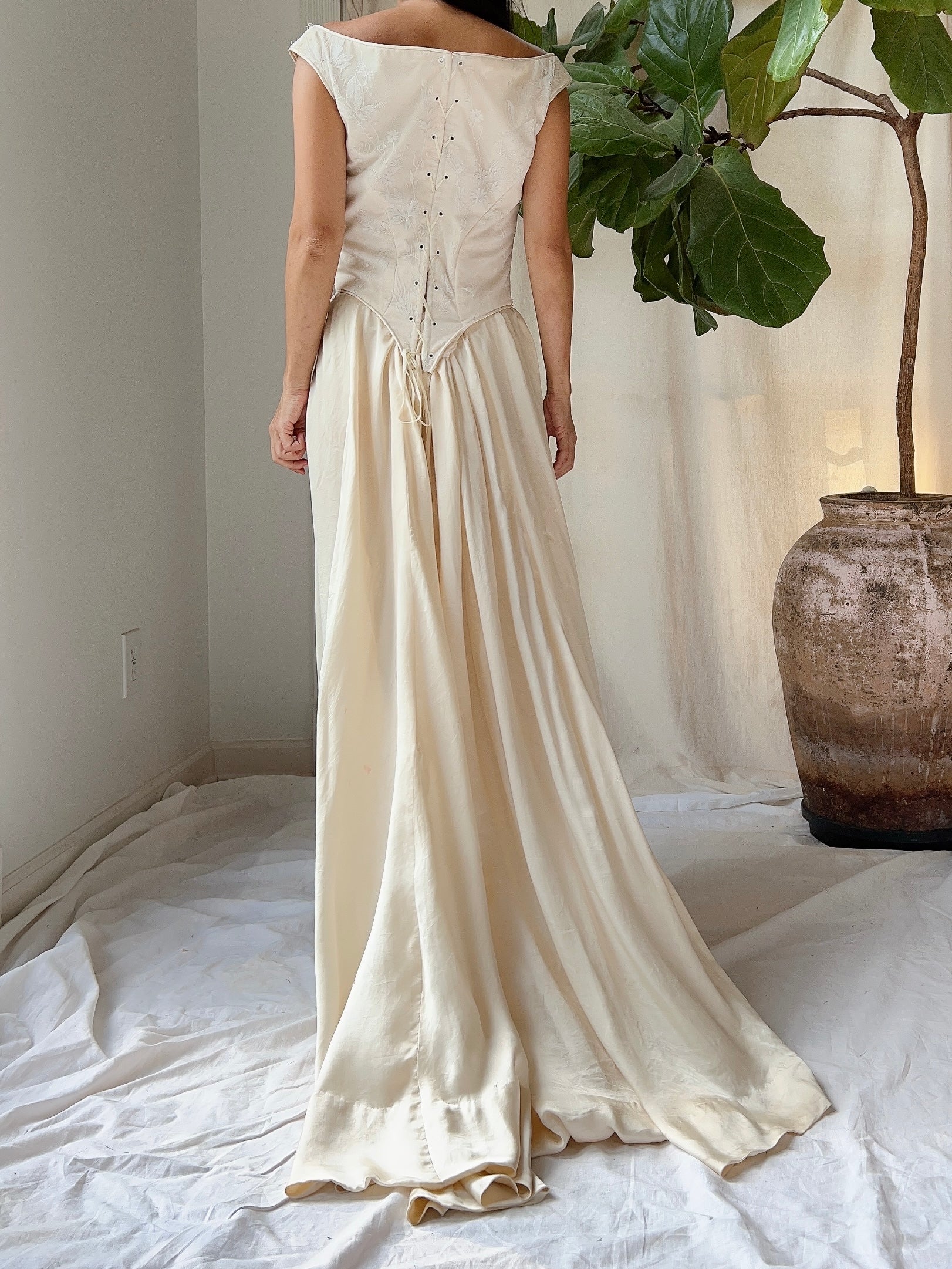 Vintage/Antique 2-Piece Top and Skirt Set - M