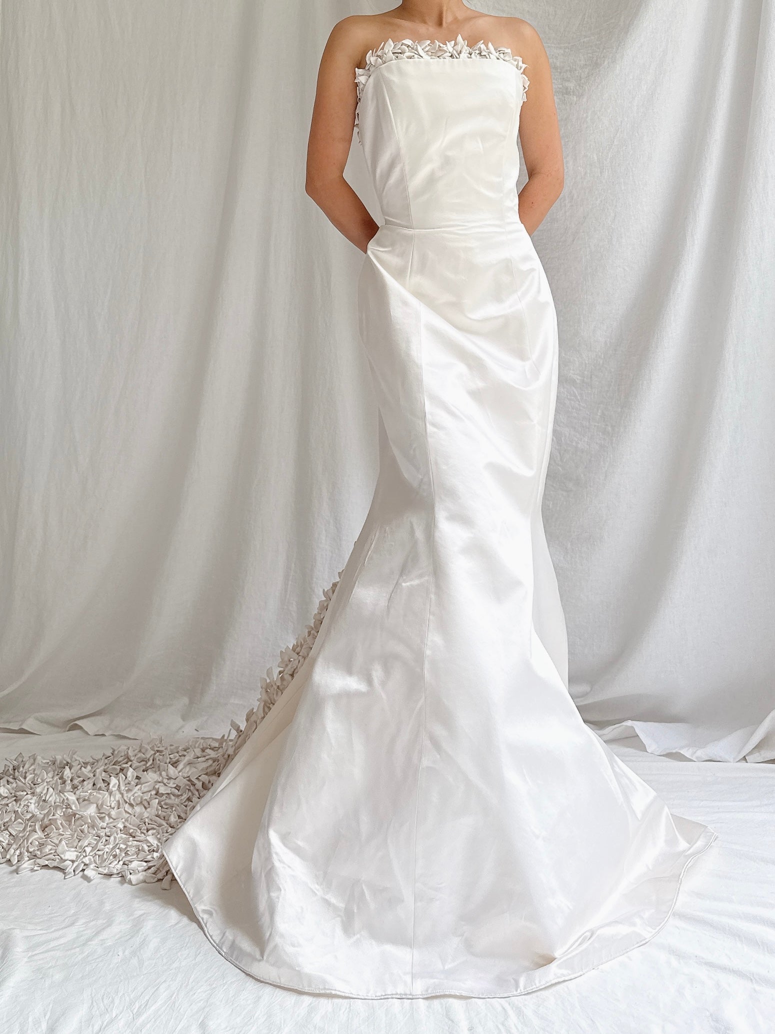 00 Maria Alexander Couture Silk Gown with Embellished Bows - S/6