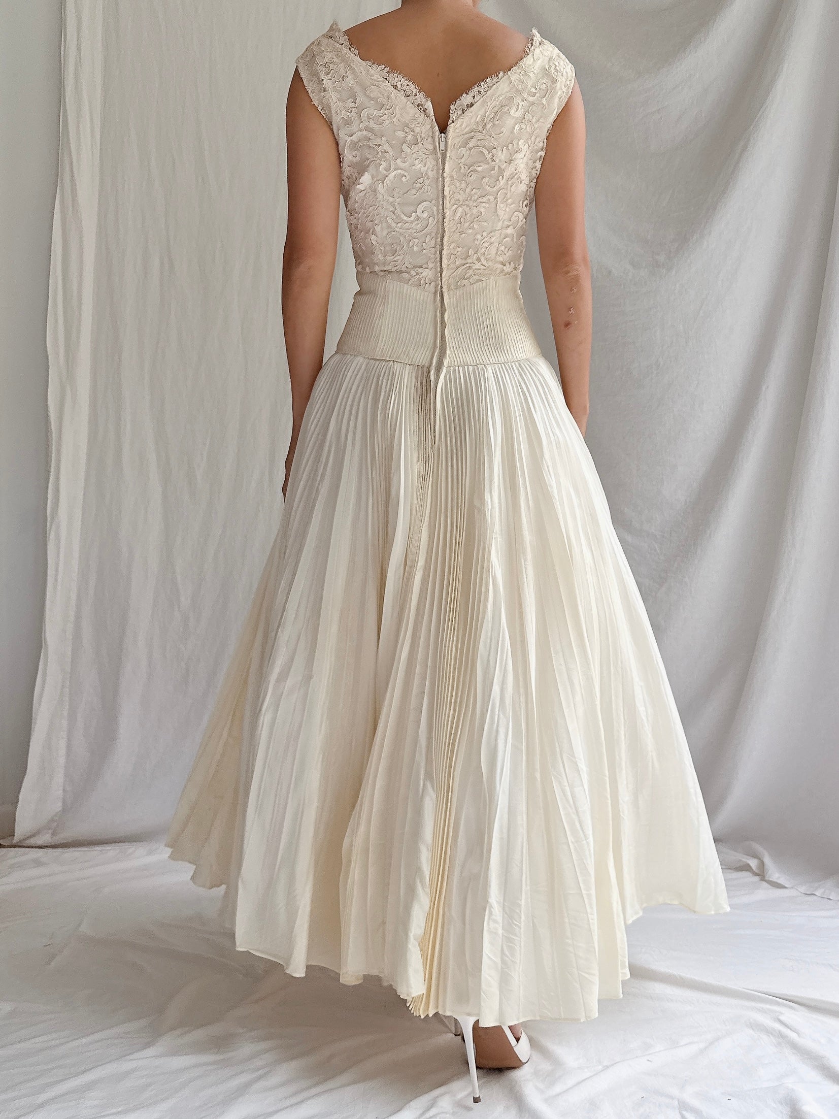 1950s Pleated Taffeta and Lace Dress - XS