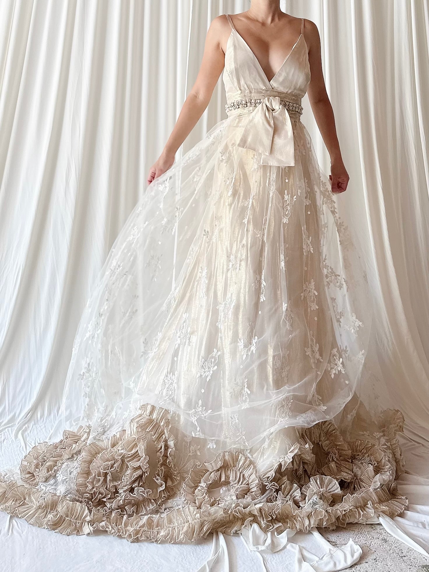 Vintage Gold Lurex and Lace Gown - Size 46/L