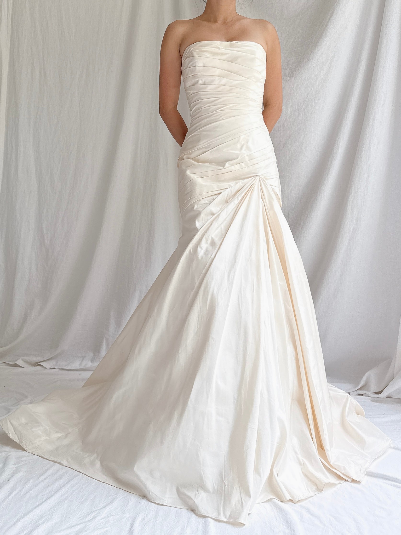 00 Monique Lhuillier Silk Strapless Gown - S