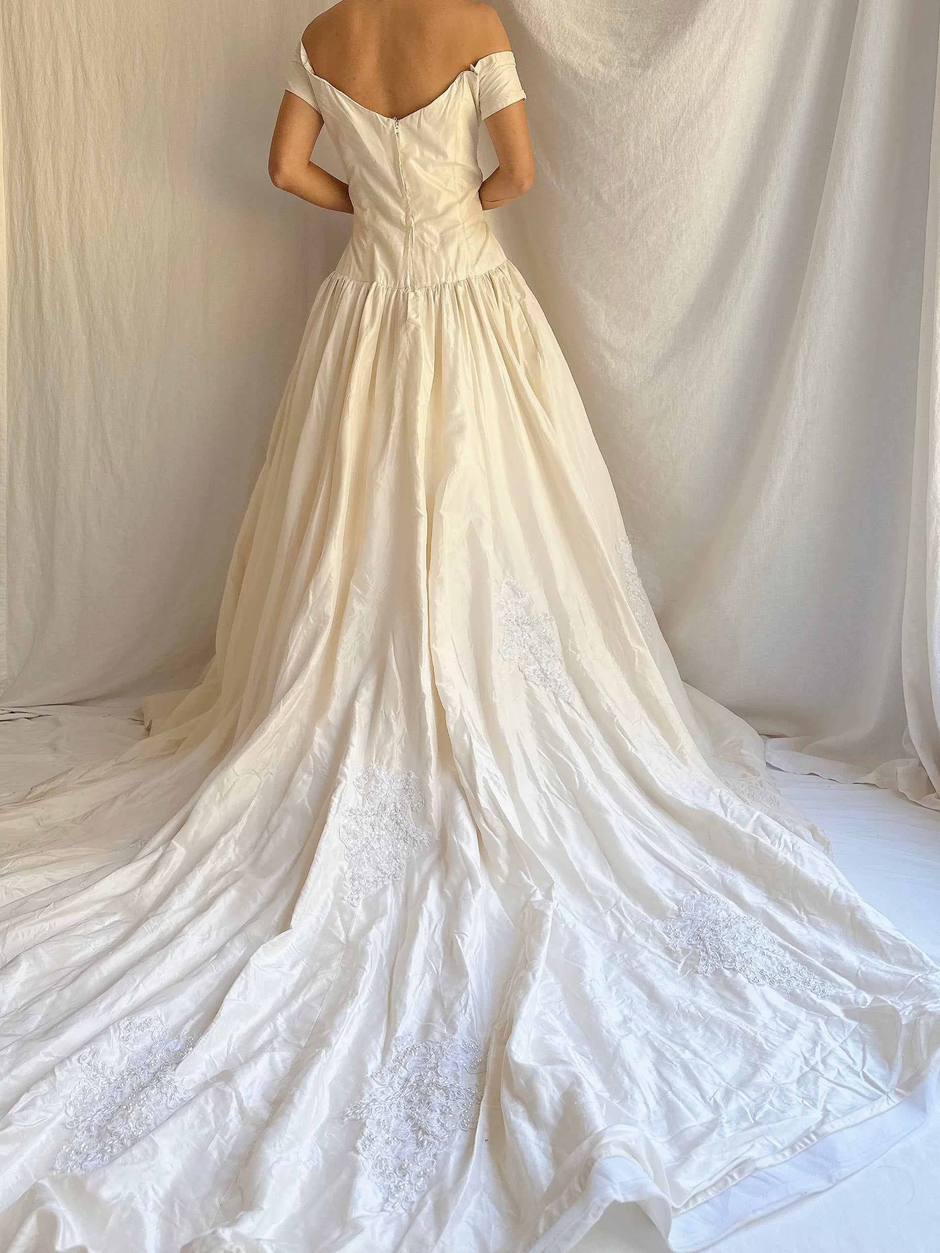 Vintage Silk Off-the-Shoulder Gown - M