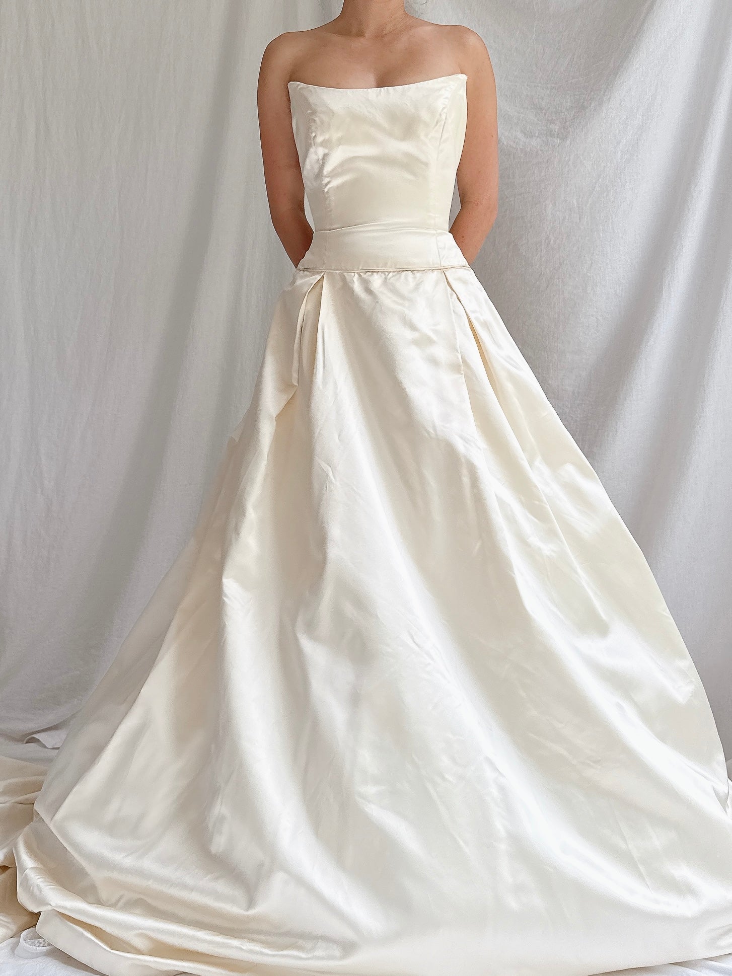 1990s Vera Wang Silk Dropped Waist Gown - S/M