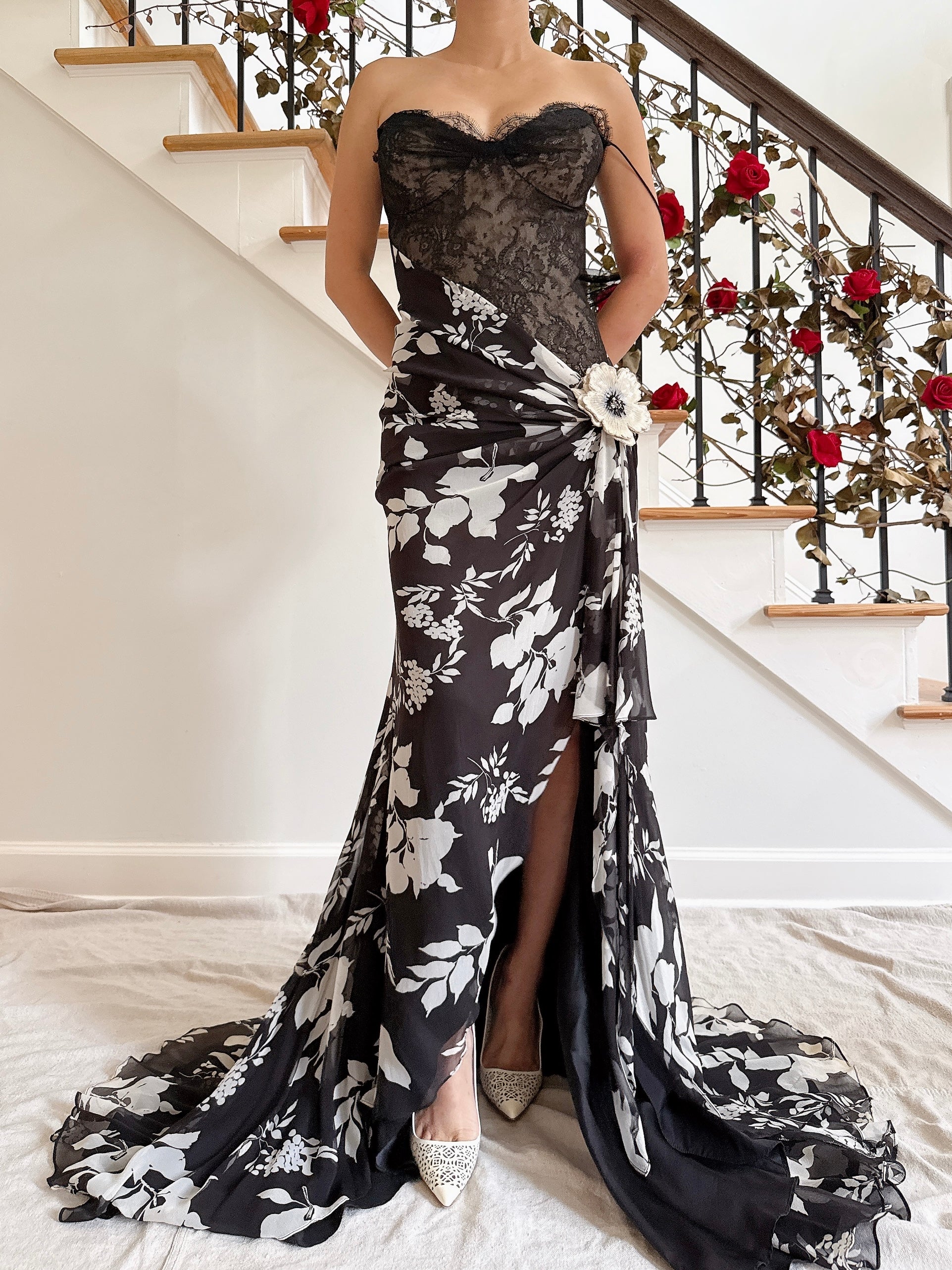 Vintage Belleville Sassoon Silk Lace Black White Flower Gown - UK 16/42B/33W/70L