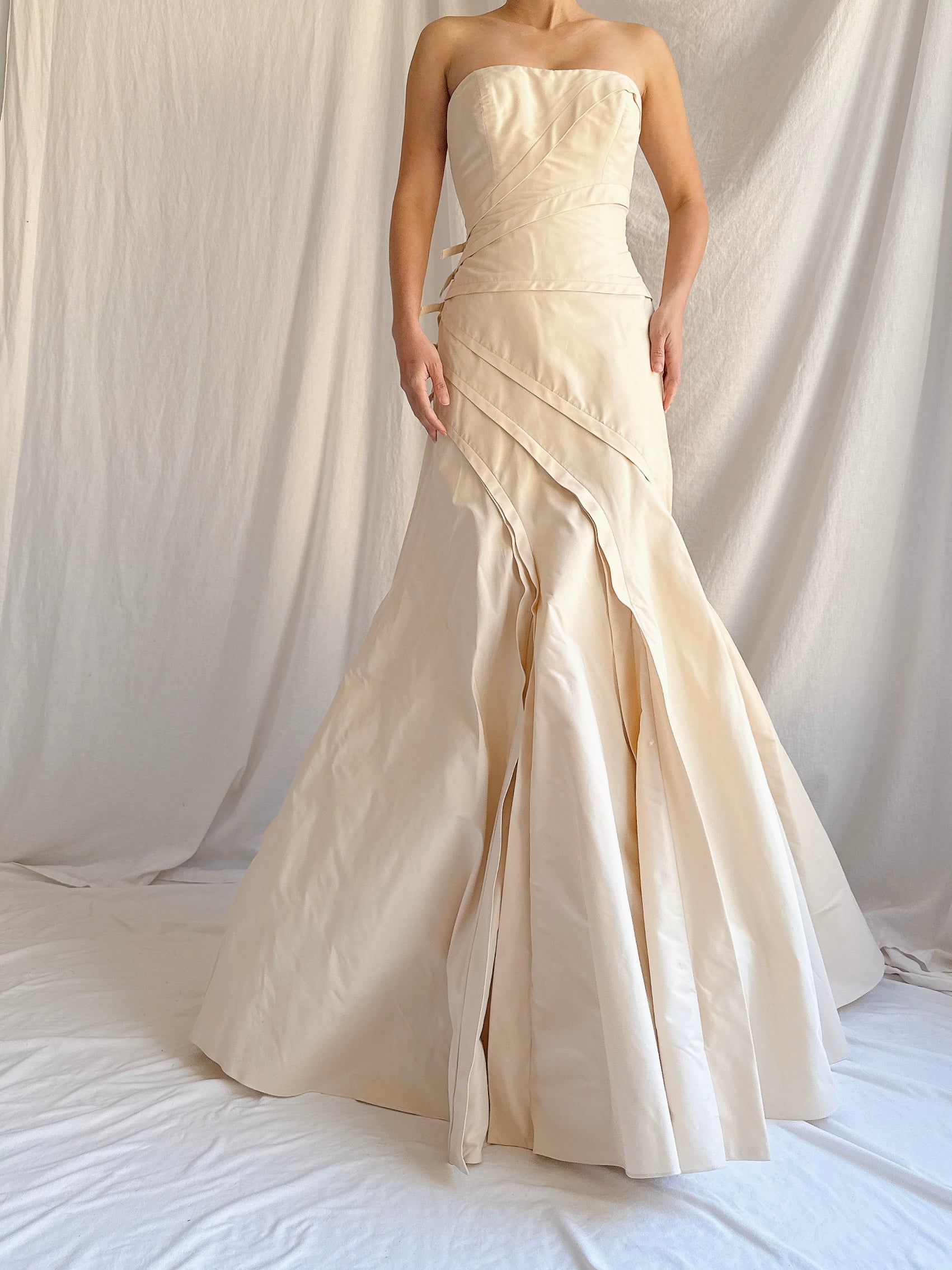 Vintage Vera Wang Champagne Silk/Cotton Gown - XS/4 | G O S S A M E R Vintage Vera Wang Champagne Silk/Cotton Gown - XS/4 | G O S S A M E R