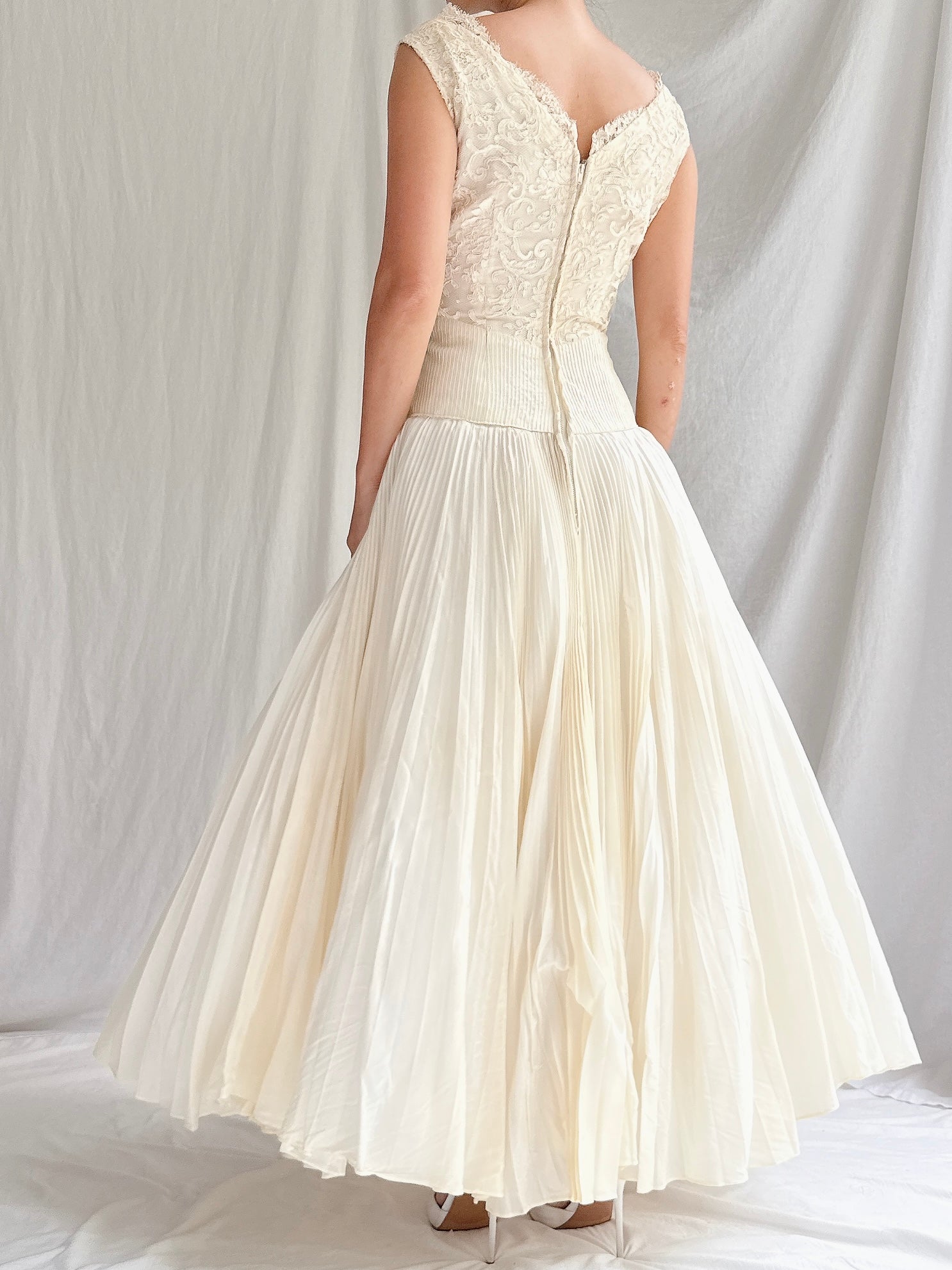 1950s Pleated Taffeta and Lace Dress - XS