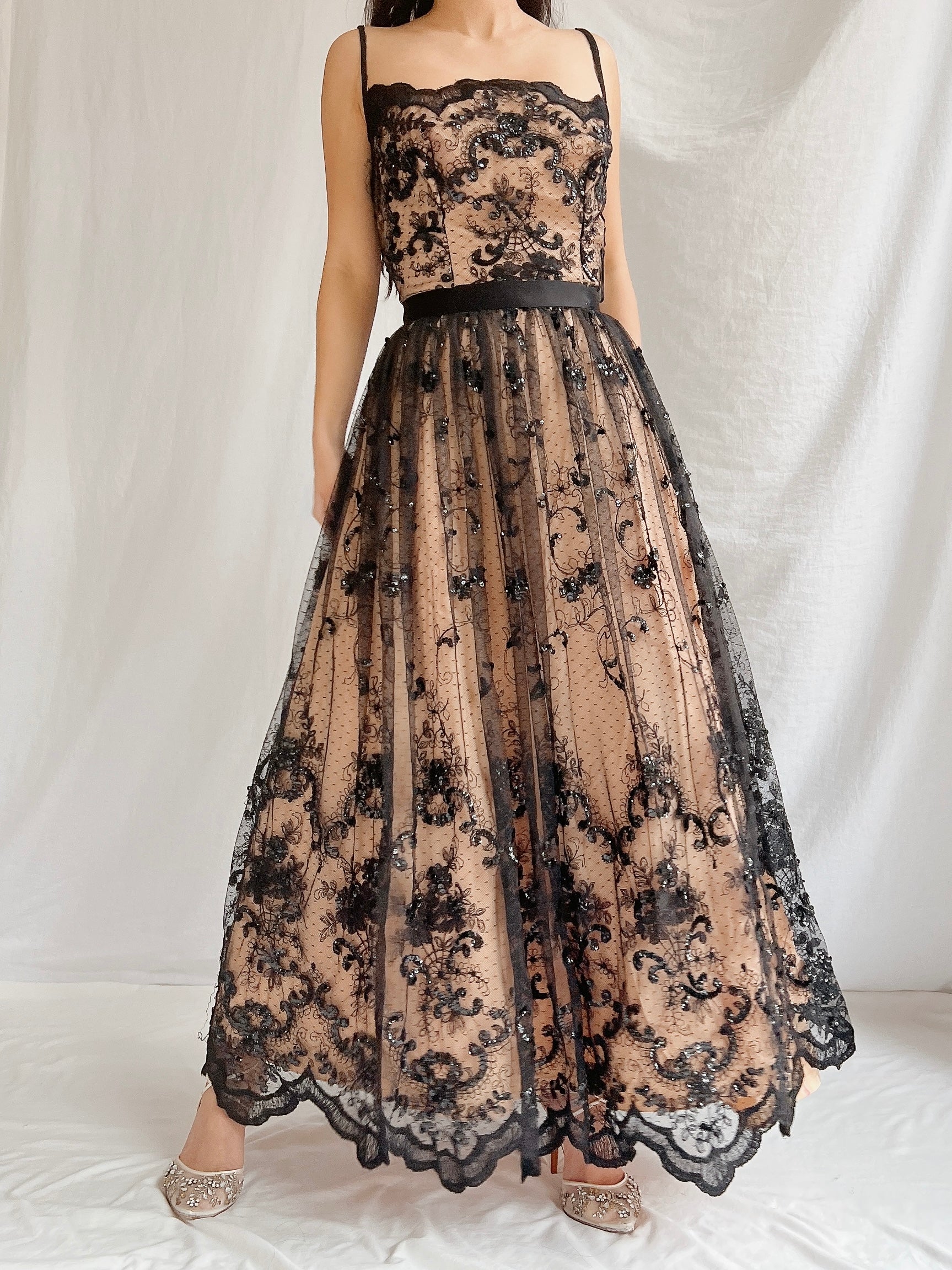 black and tan lace dress Vintage Nude and Black Lace Dress - S