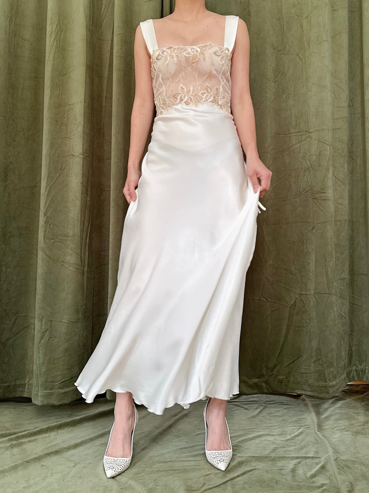 Vintage Bodice Embroidered Slip - M
