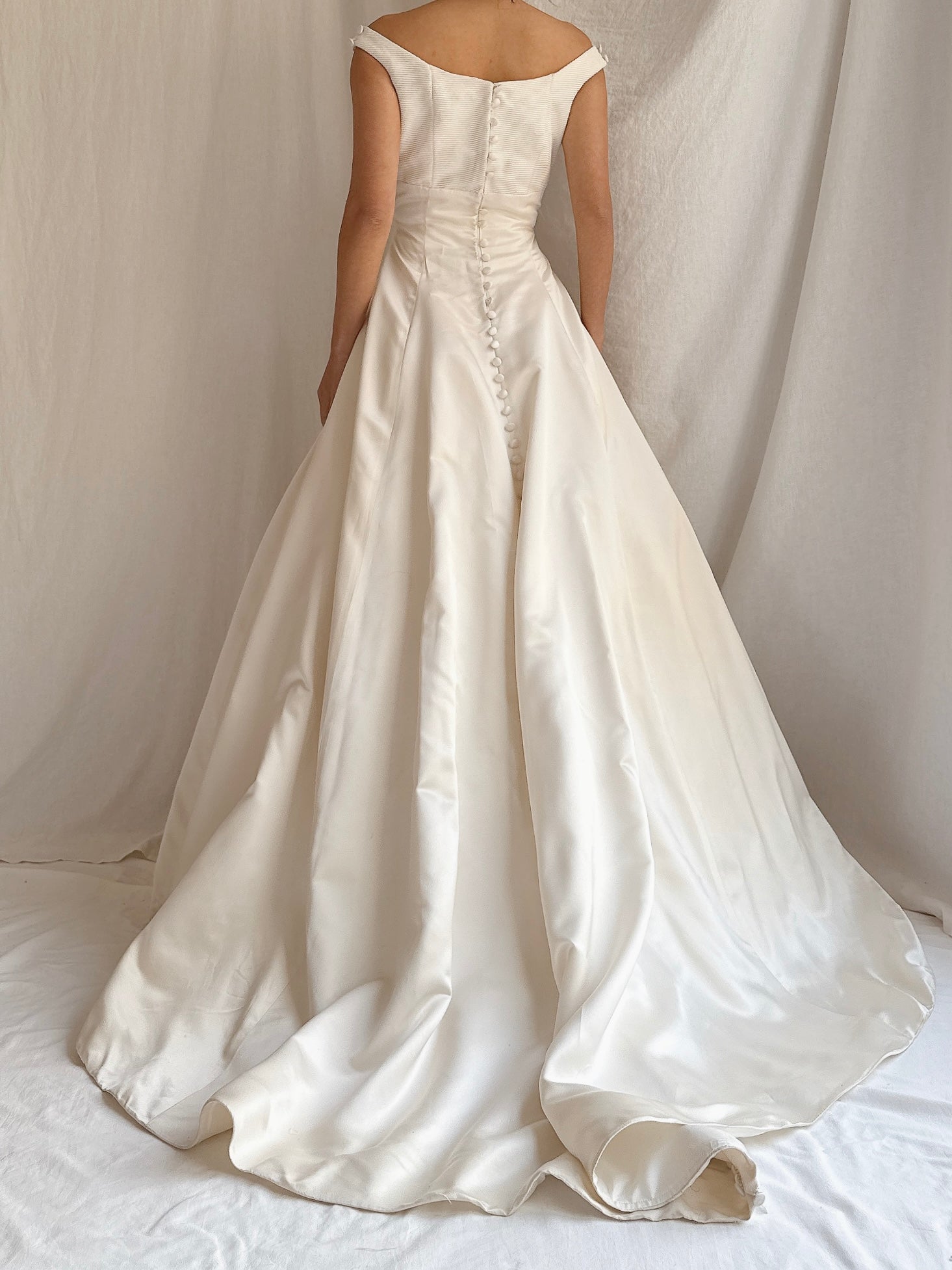 Vintage Monique Llhuilier Portrait Collar Gown - XS/2