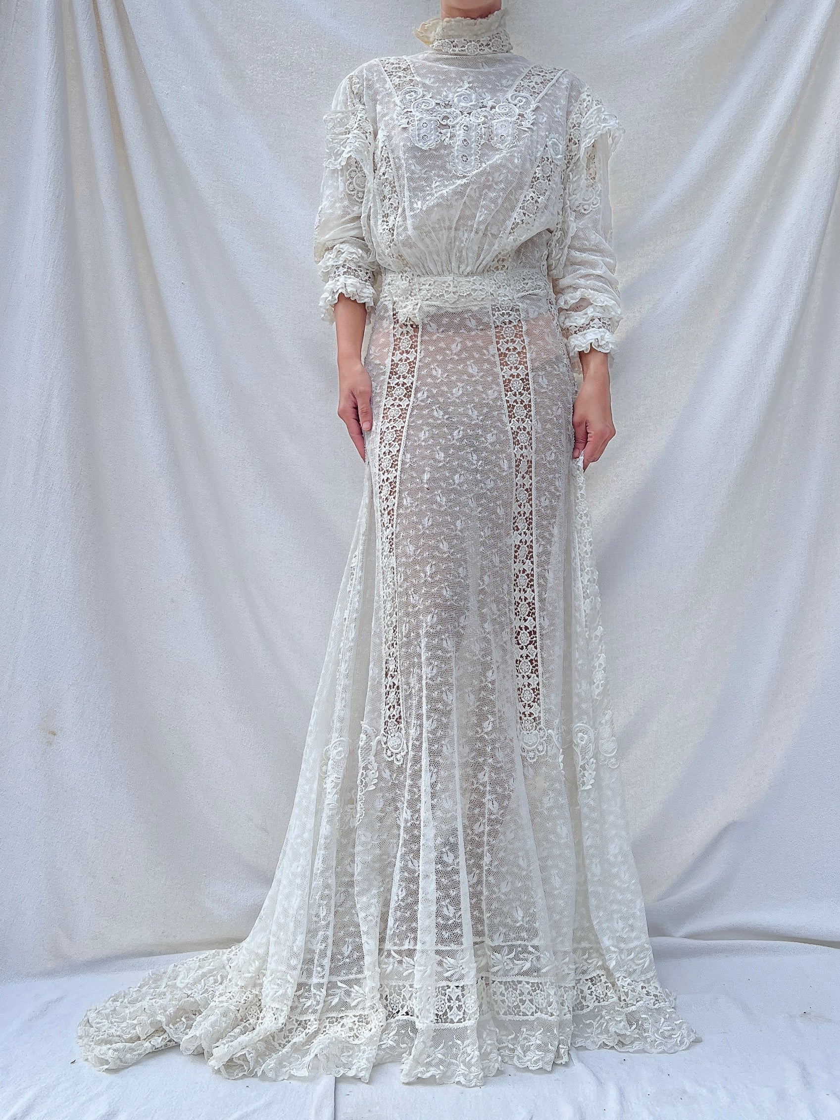 Antique Lace Gown - XS