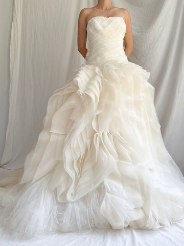 00 Vera Wang Luxe Silk Organza Gown - S/4