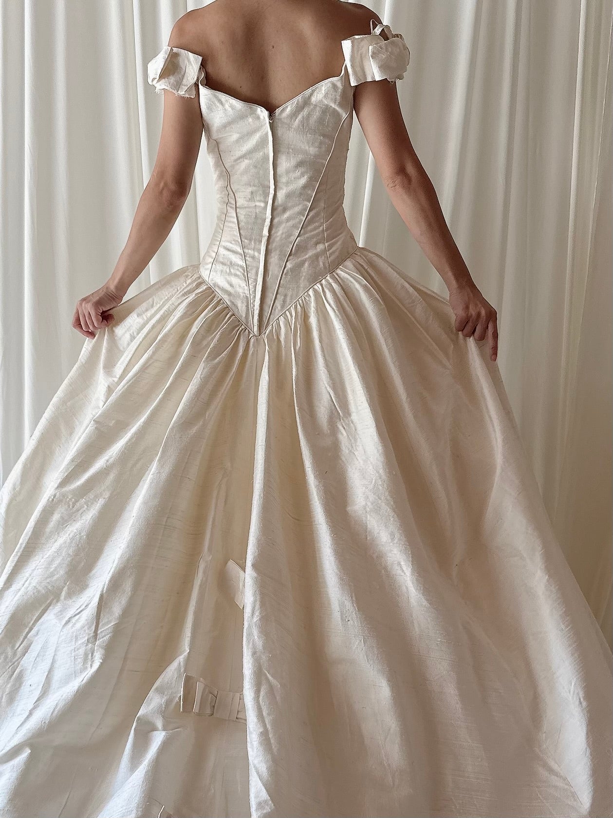 Vintage Raw Silk Bow Sleeve Gown - M/6