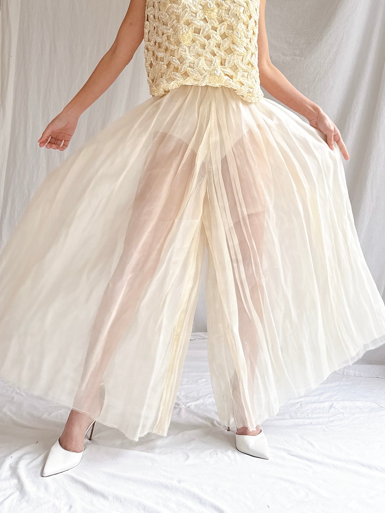 Vintage Silk Organza Pleated Palazzo Pants - M