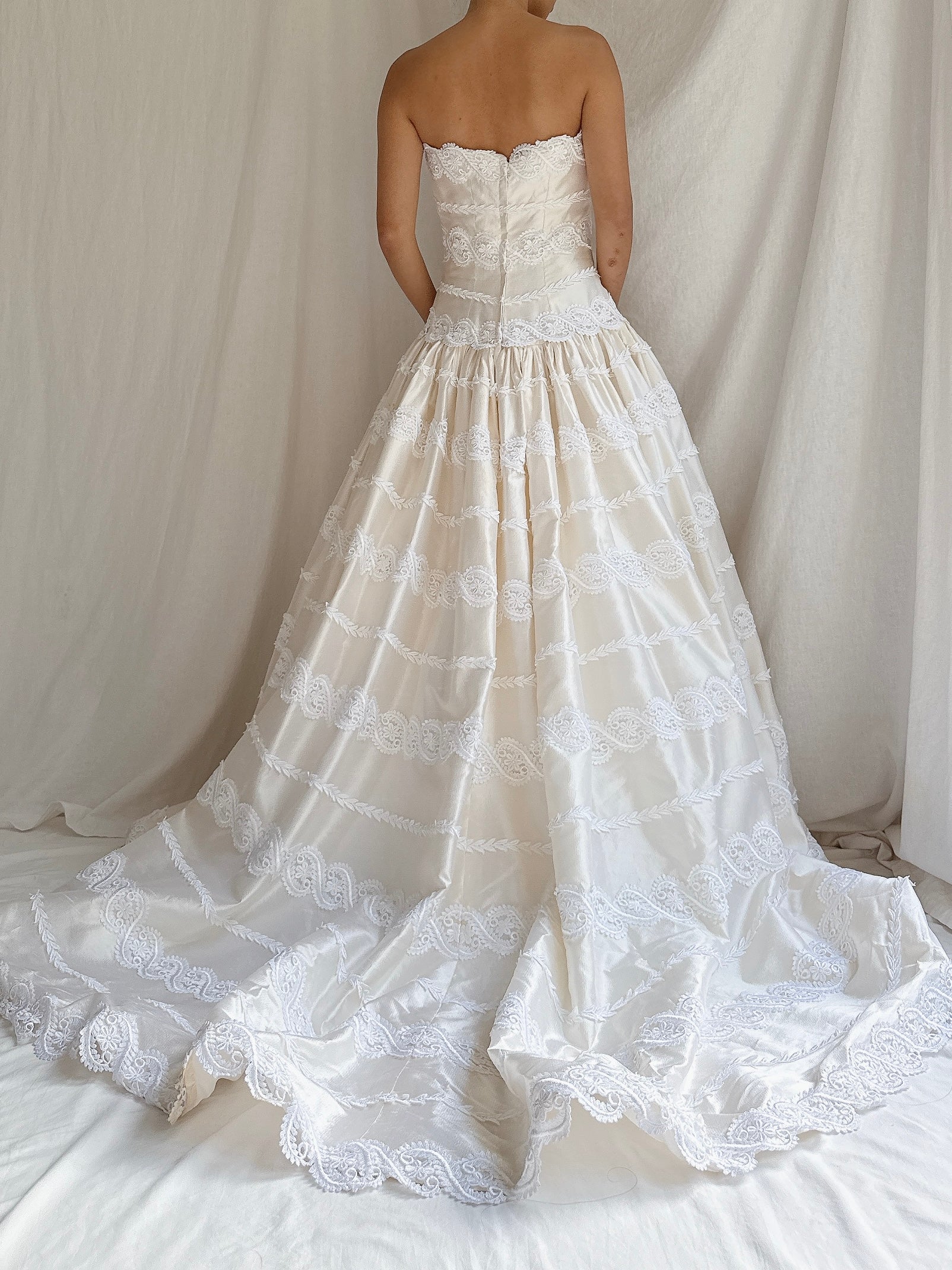Vintage Silk Embroidered Appliqués Gown - S/6