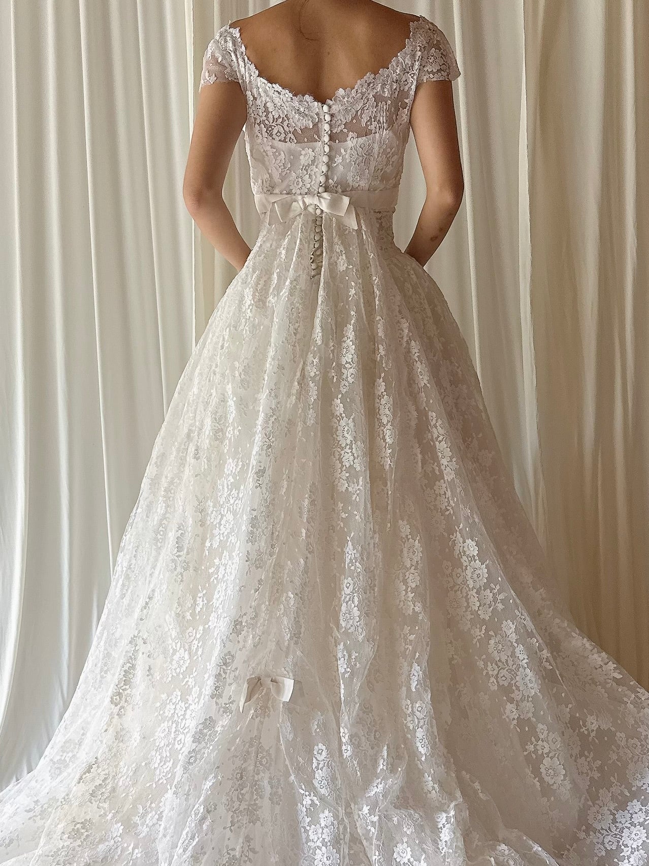 1950s Chantilly Lace Gown - S
