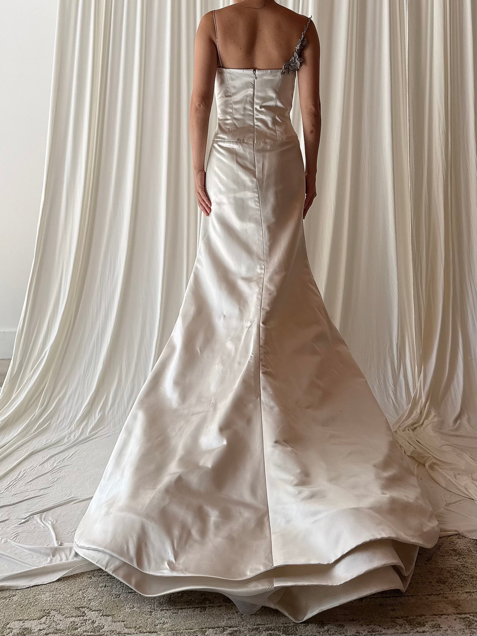 Vintage Vera Wang Silk Oyster Gown - XS
