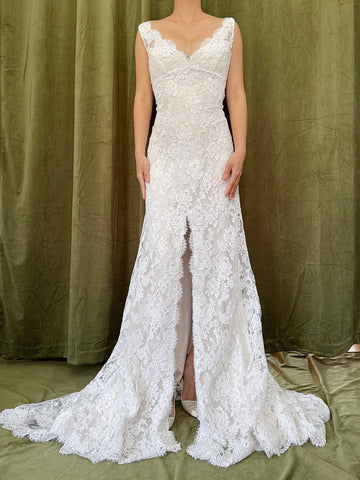 Vintage Alencon Lace V Neck Gown - S/M/6