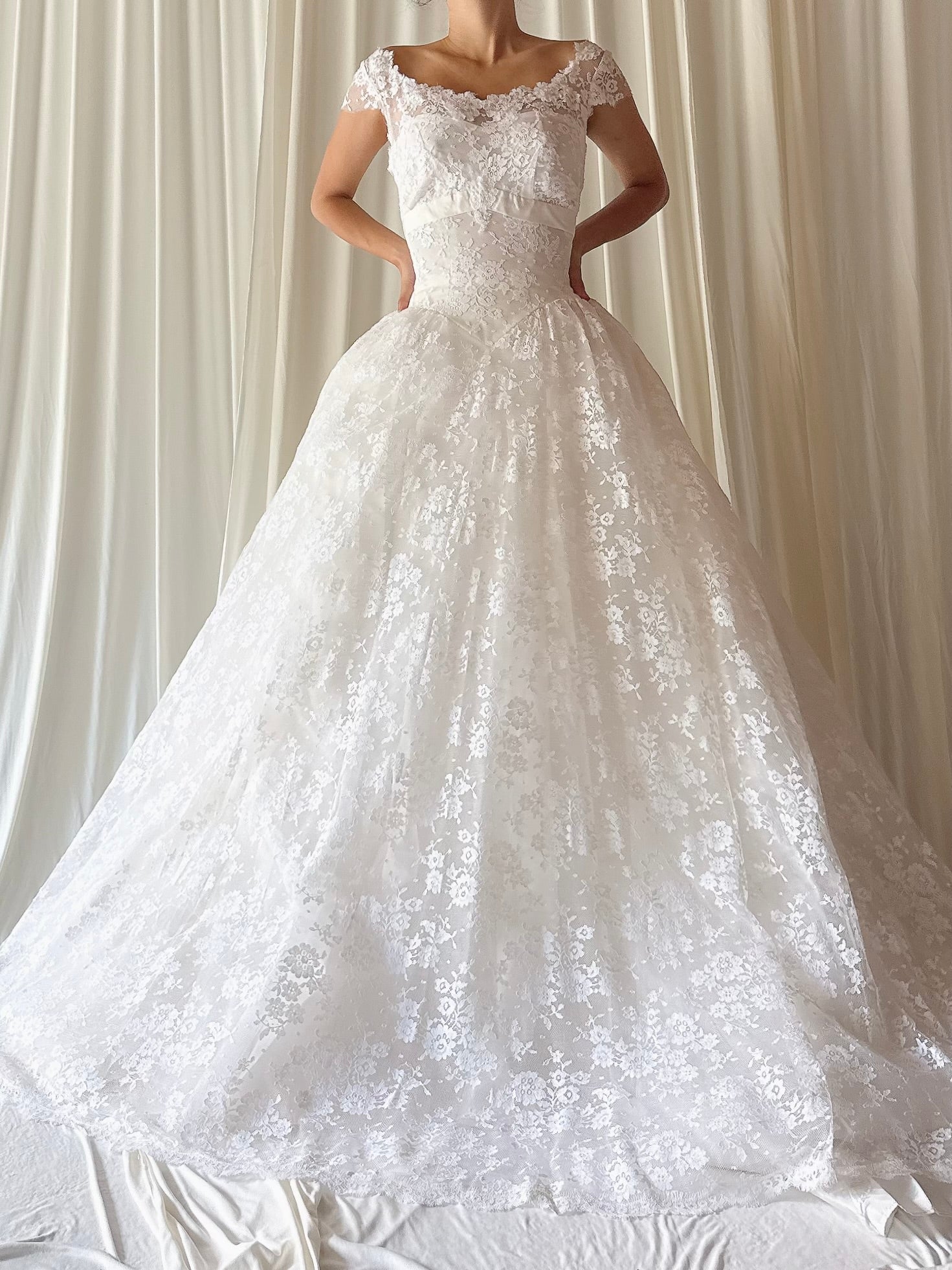 1950s Chantilly Lace Gown - S