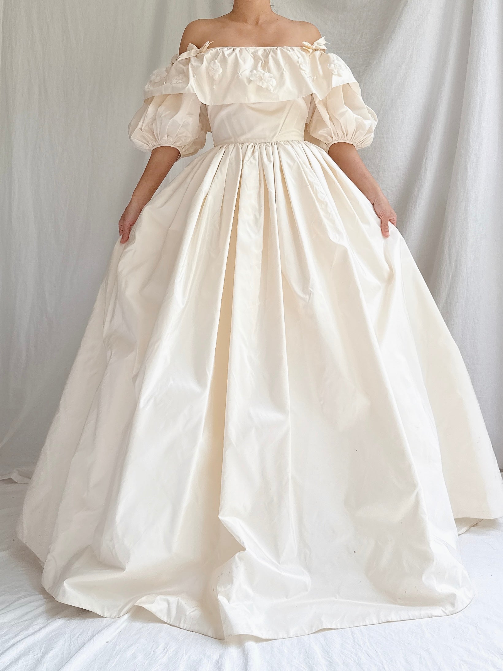 1980s Silk Taffeta Puff Sleeve Gown - XXS
