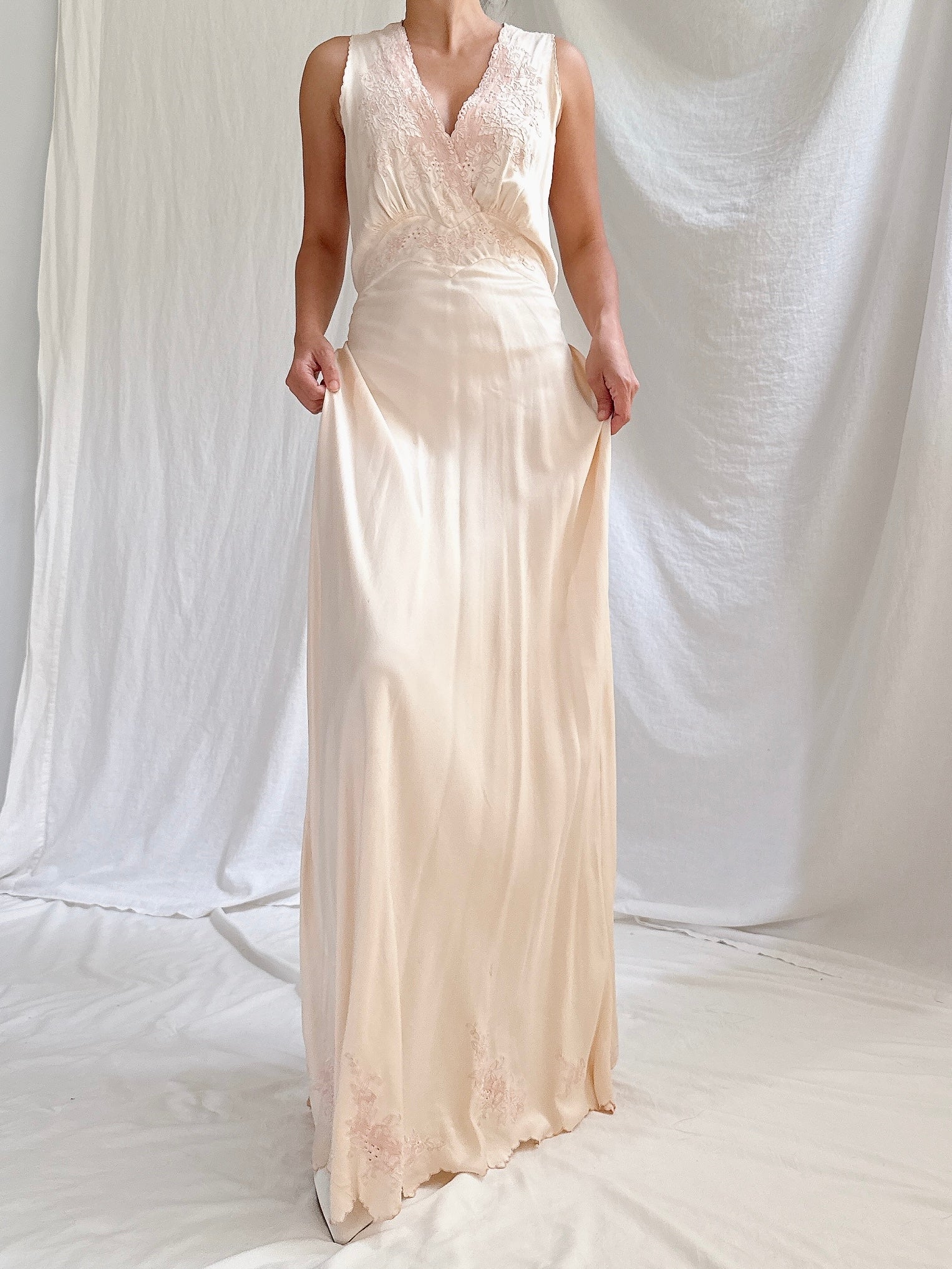 1930s Peach Silk Slip Dress - S/M