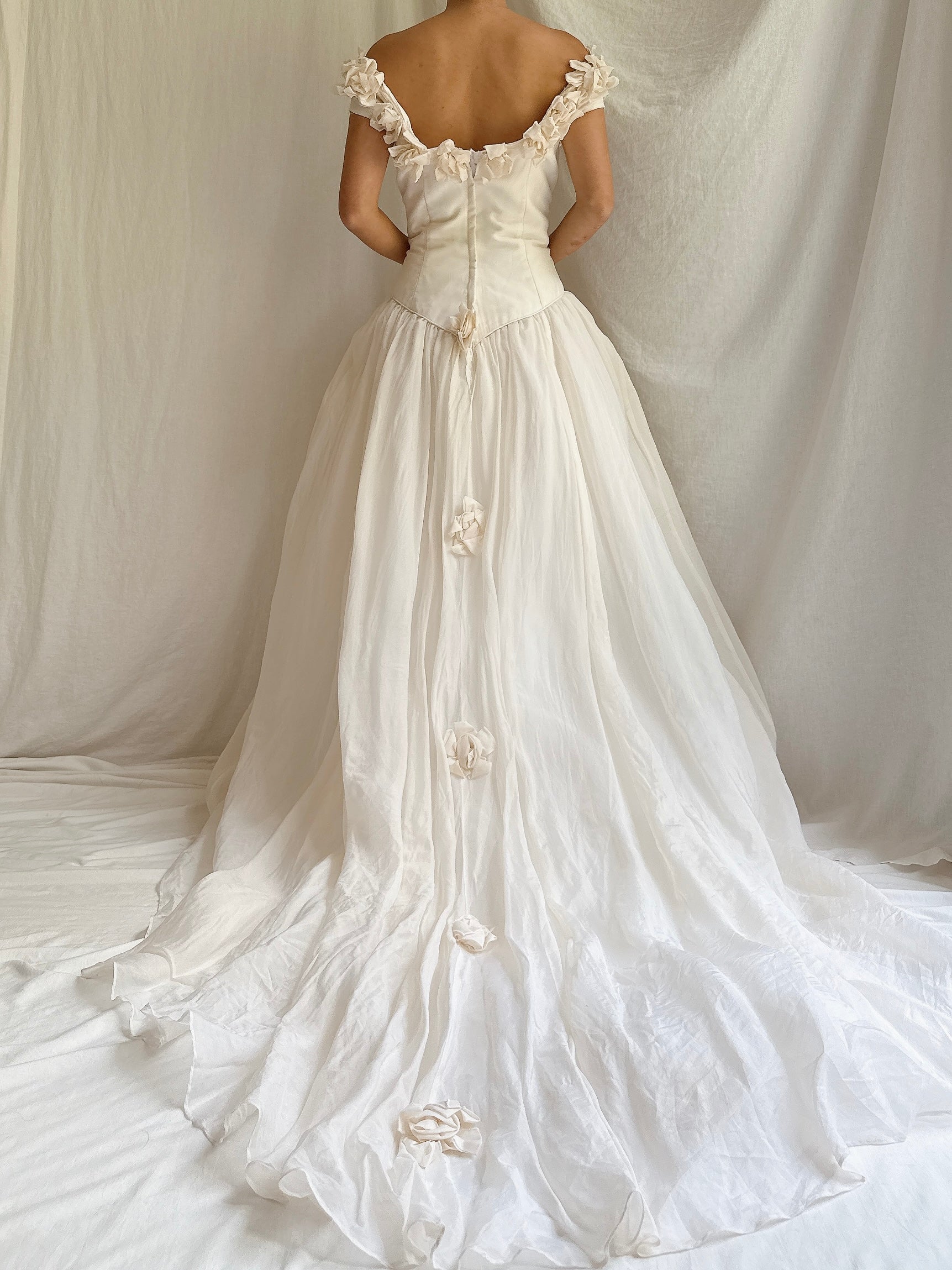 Silk Organza Off-the-Shoulder Gown - M