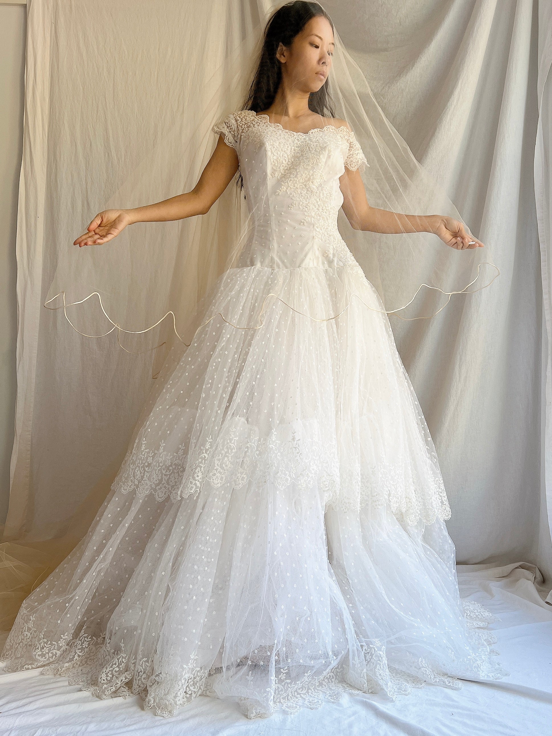 Vintage Cathedral Champagne Scalloped Tulle Veil