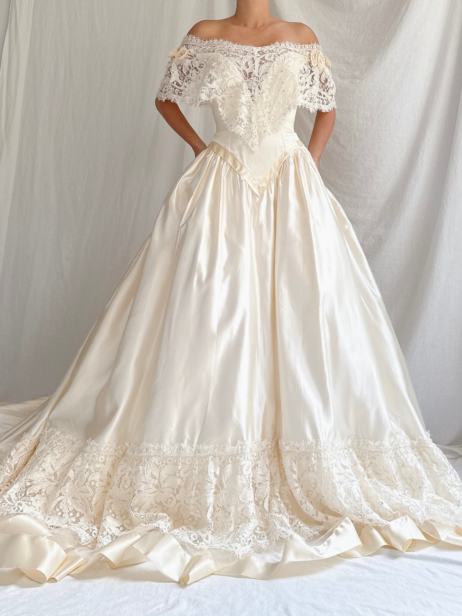 RESERVED 1980s Candlelight Satin Basque Waist Gown - M/8