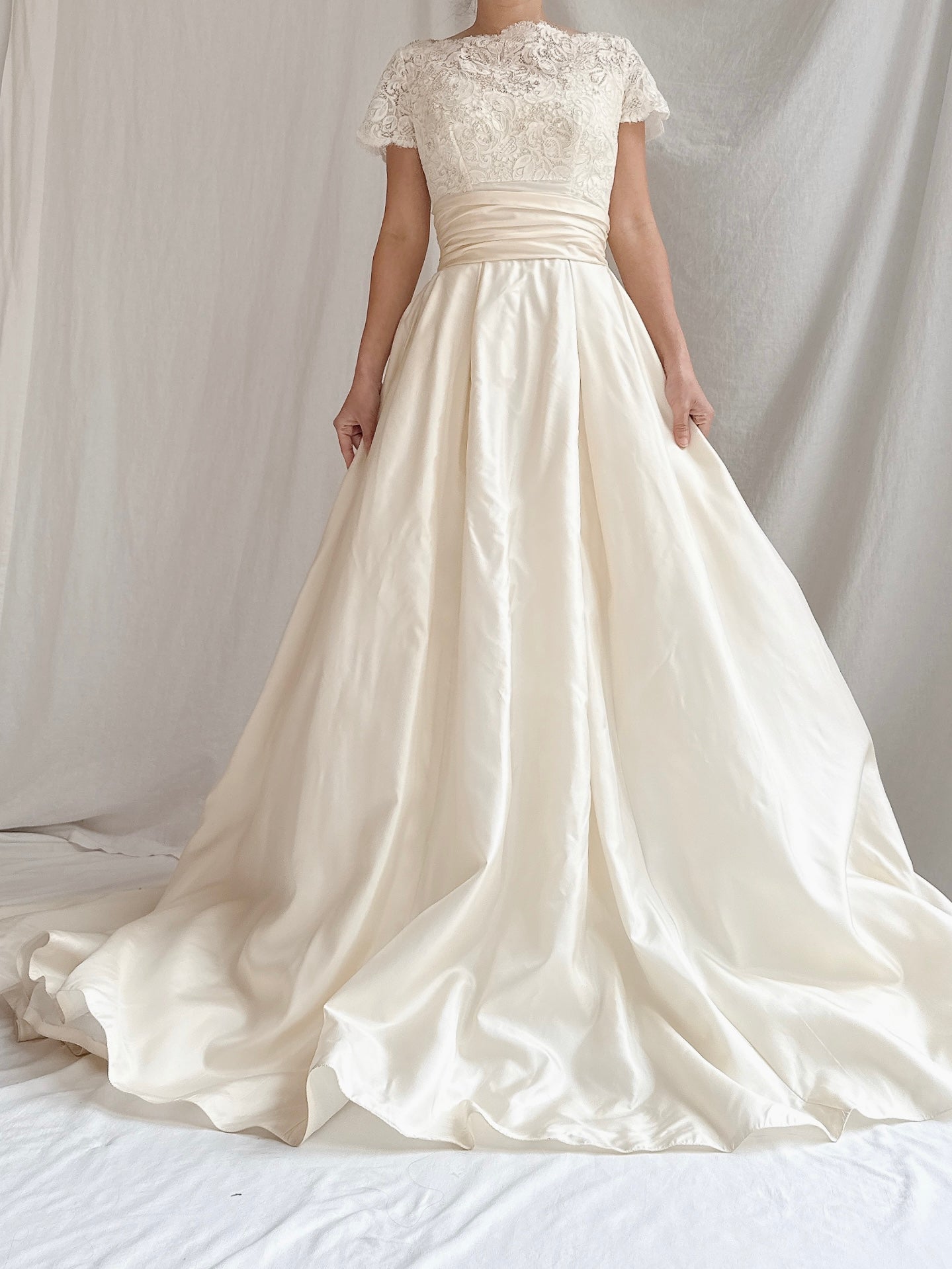 1950s Silk and Lace Gown - S