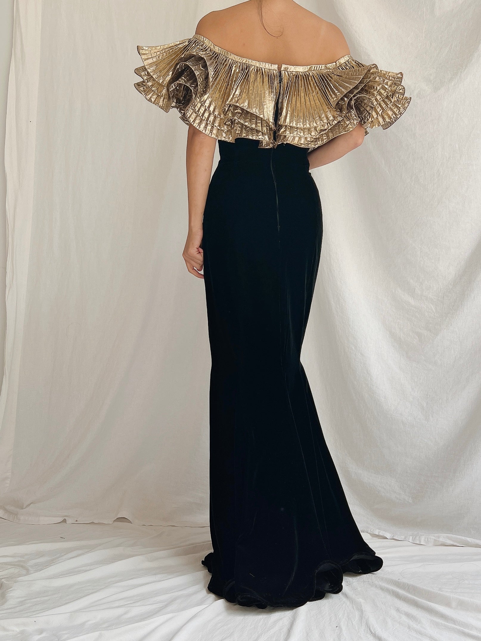 Vintage Velvet Off-the-Shoulder Gown - M