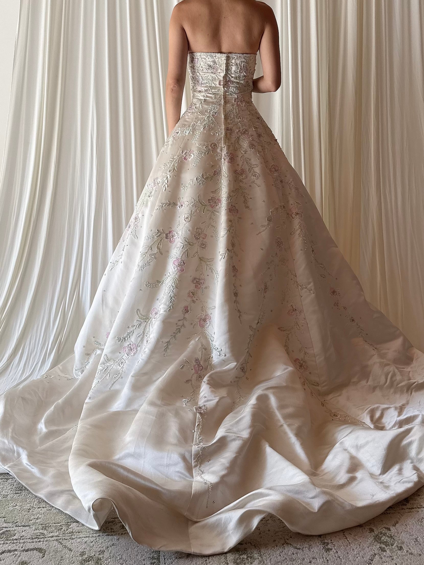 Vintage YSA Makino Silk Embroidered Gown - US 6